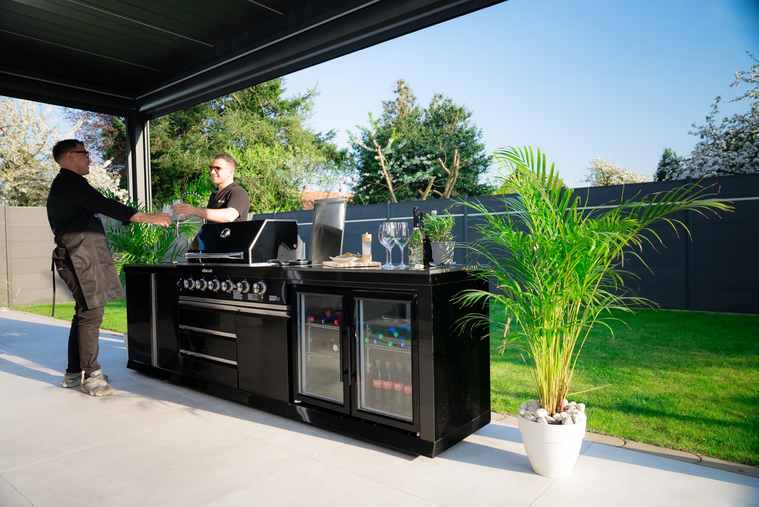 GORILLER® Blackback M6 grill gazowy z podwójną lodówką i umywalką, stal nierdzewna, czarny