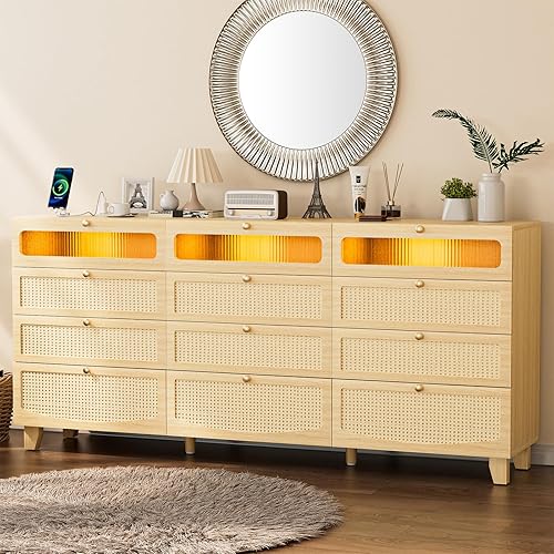 Yeyawomy Cómoda para dormitorio con 4 cajones, cómoda moderna con luces LED y estación de carga, cómoda de ratán, cómoda alta con cajones para