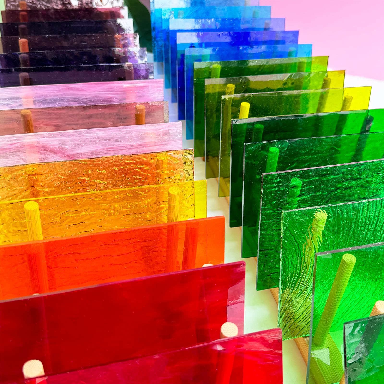 ILLUCKAI Transparente Buntglasplatten, 15,2 x 10,2 cm, Kathedralenkunst, Mosaikfliesen, Zubehör, verschiedene Farben für Buntglasprojekte, 36 Blatt