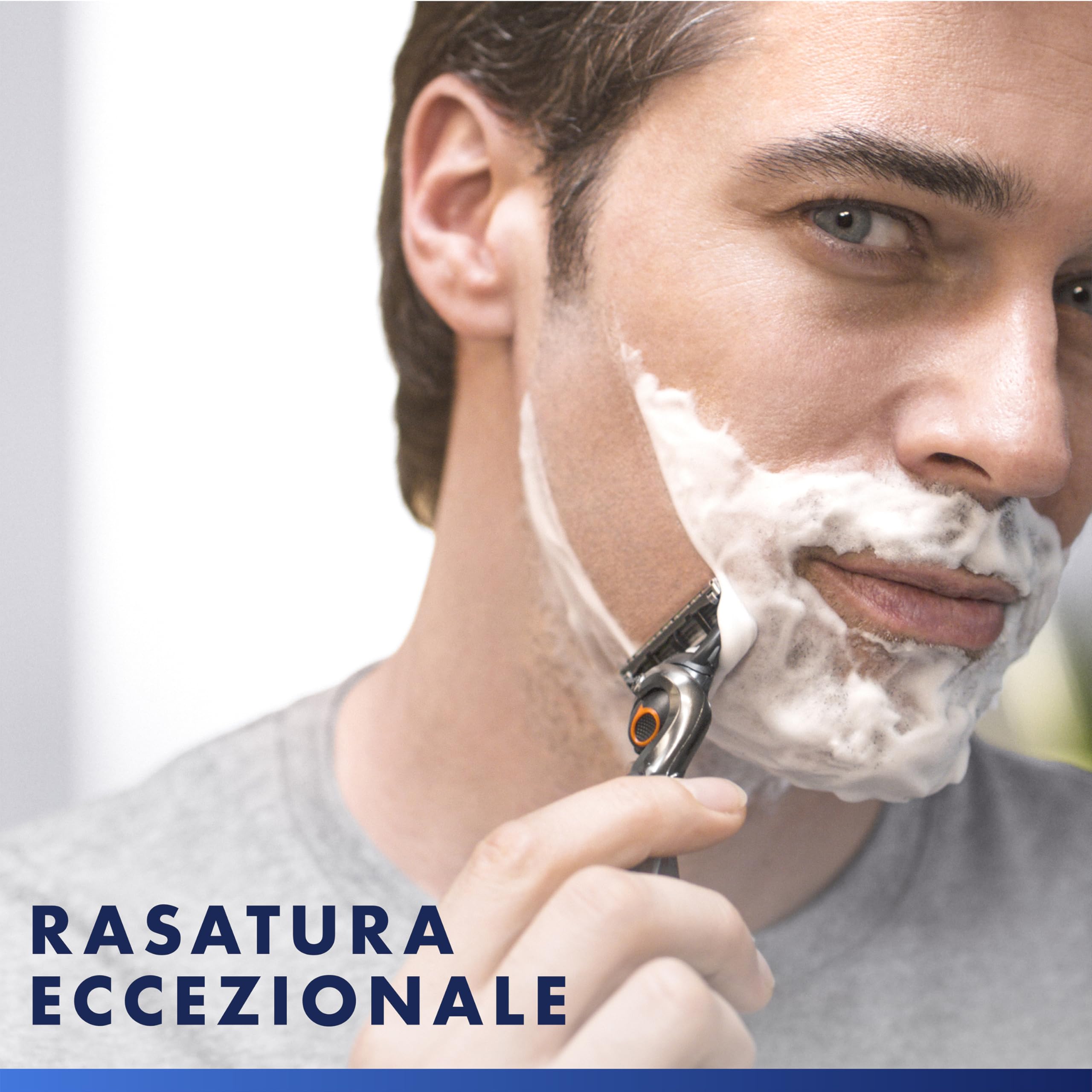 Gillette Proglide 12 Lamette Gillette da Barba di Ricambio per Rasoio Barba Manuale, a 5 Lame, Lamette Uomo per una Rasatura Profonda, con Lubrastrip e Supporto, Idea Regalo