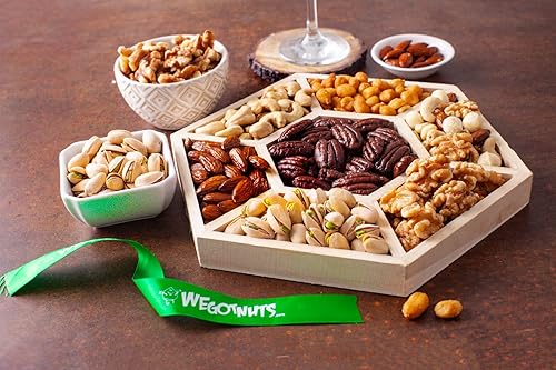 Miniatura 3 de We Got Nuts Gourmet cesta de regalo de nueces surtido de vacaciones en siete secciones reutilizable bandeja de madera hexagonal con cinta verde