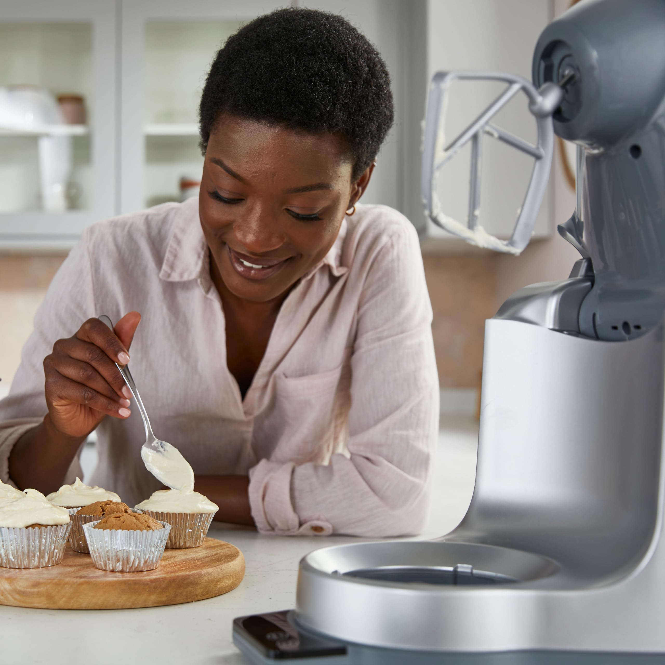 Kenwood Prospero+ KHC29A.O0SI Robot da Cucina, Ciotola in Acciaio Inox da 4,3 L, Incluso Set Accessori 10 Pezzi con 3 Ganci e Fruste, Frullatore Vetro, Food Processor 3 Dischi, Spremiagrumi e Bilancia