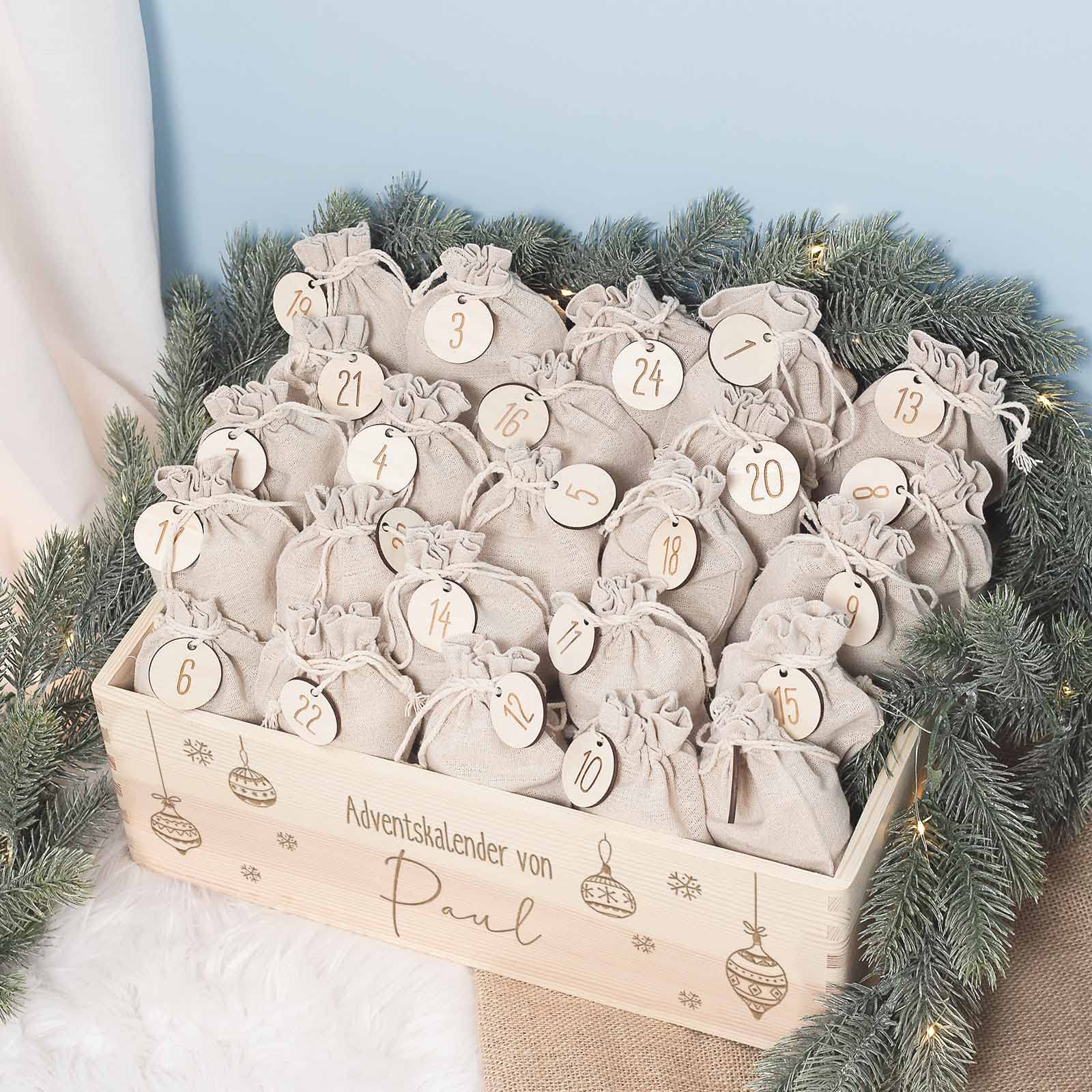 Personalisierte Adventskiste - Adventskalender aus Holz mit Namen - Gravur Kalender DIY - Weihnachtskalender für Kinder - hello mini (Weihnachtskugeln)