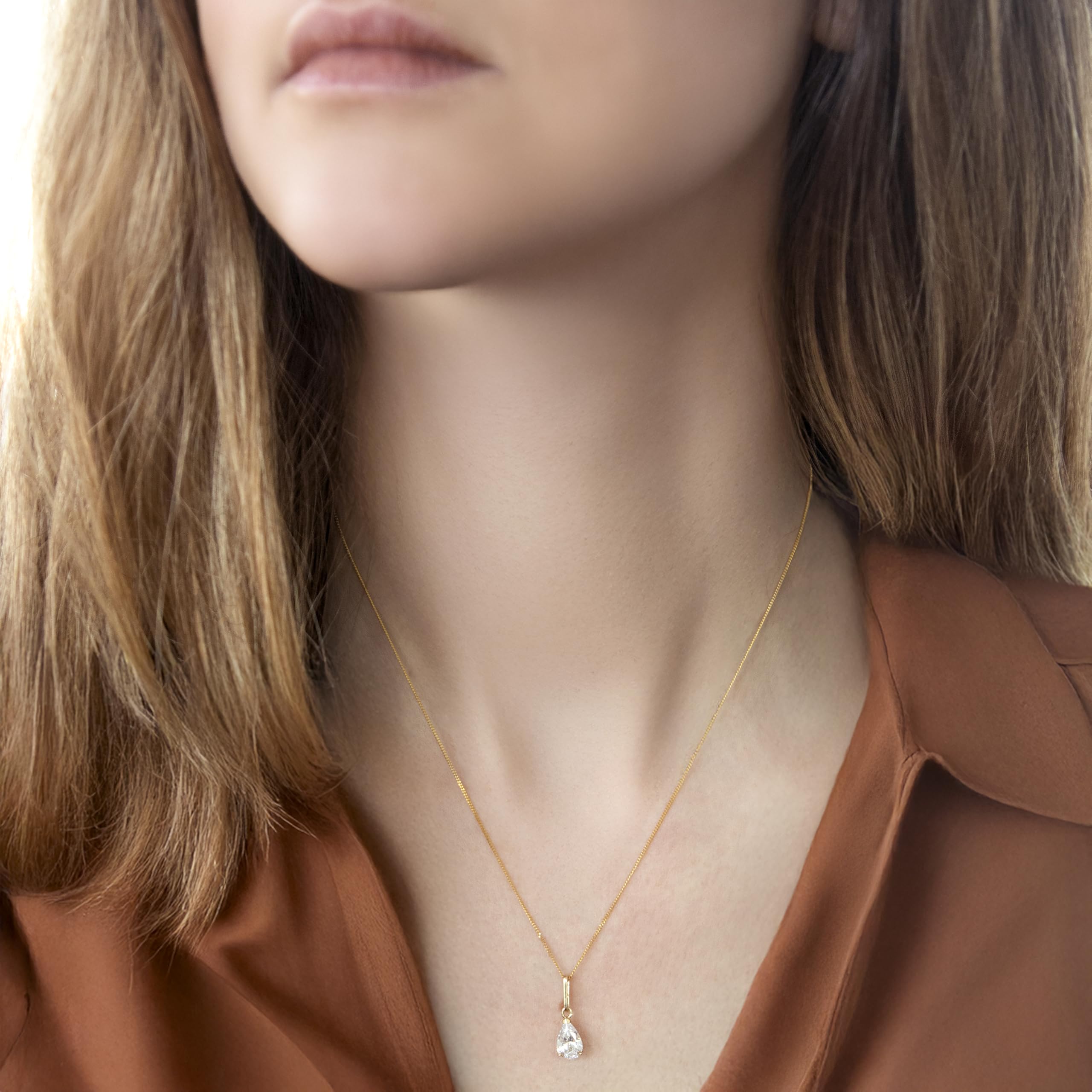 Carissima Gold Collar de mujer con oro amarillo de 9K (375/1000), circonita