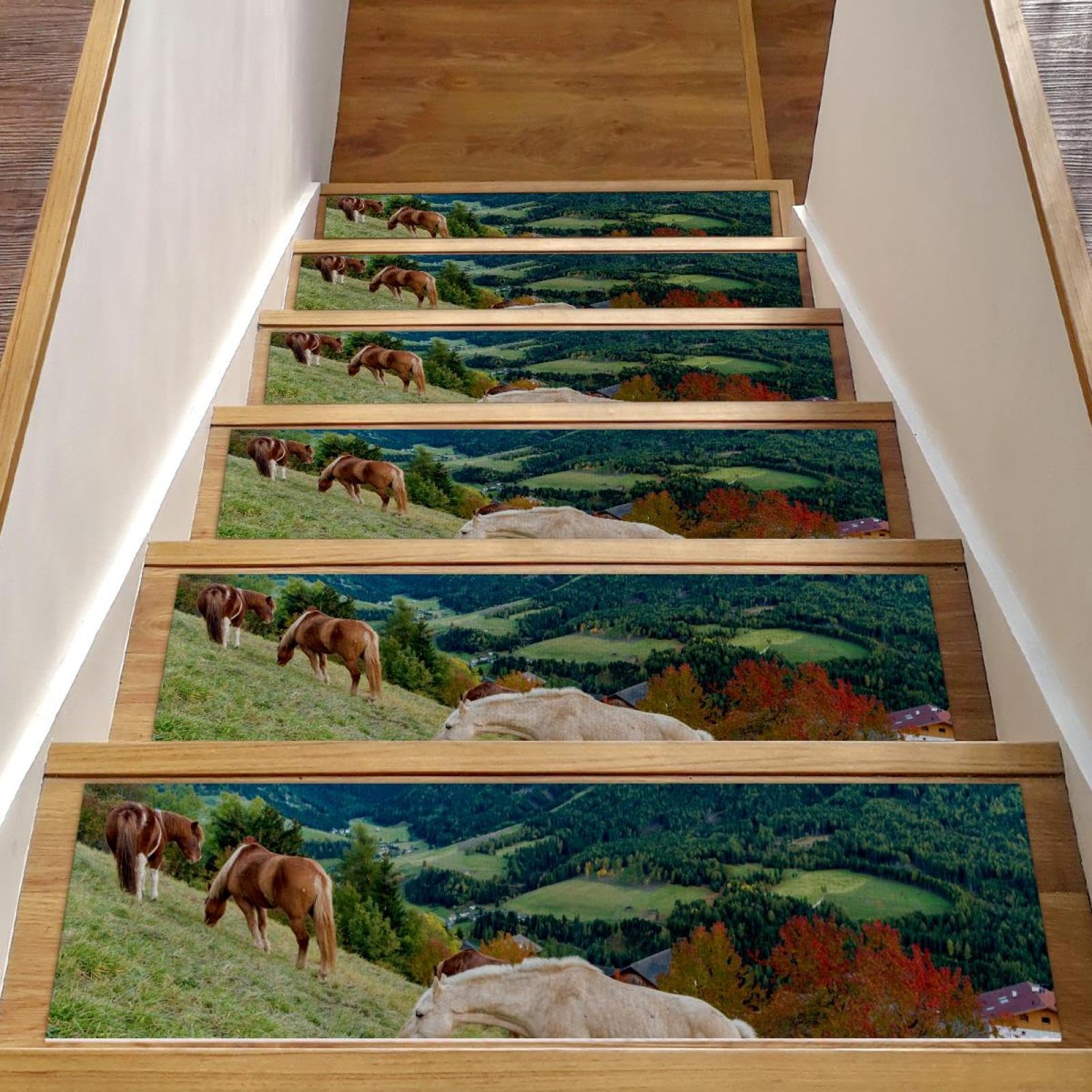 Alfombras para escaleras interiores de diseño Cow Mountain Nature para escalones de madera