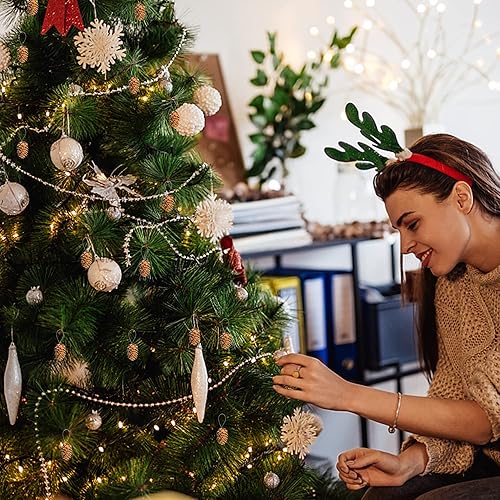 Miniatura 6 de Deloky 60 mini conos de pino colgantes naturales de Navidad con cuerda, 1.2 pulgadas, otoño, Acción de Gracias, árbol de Navidad, adornos de piña