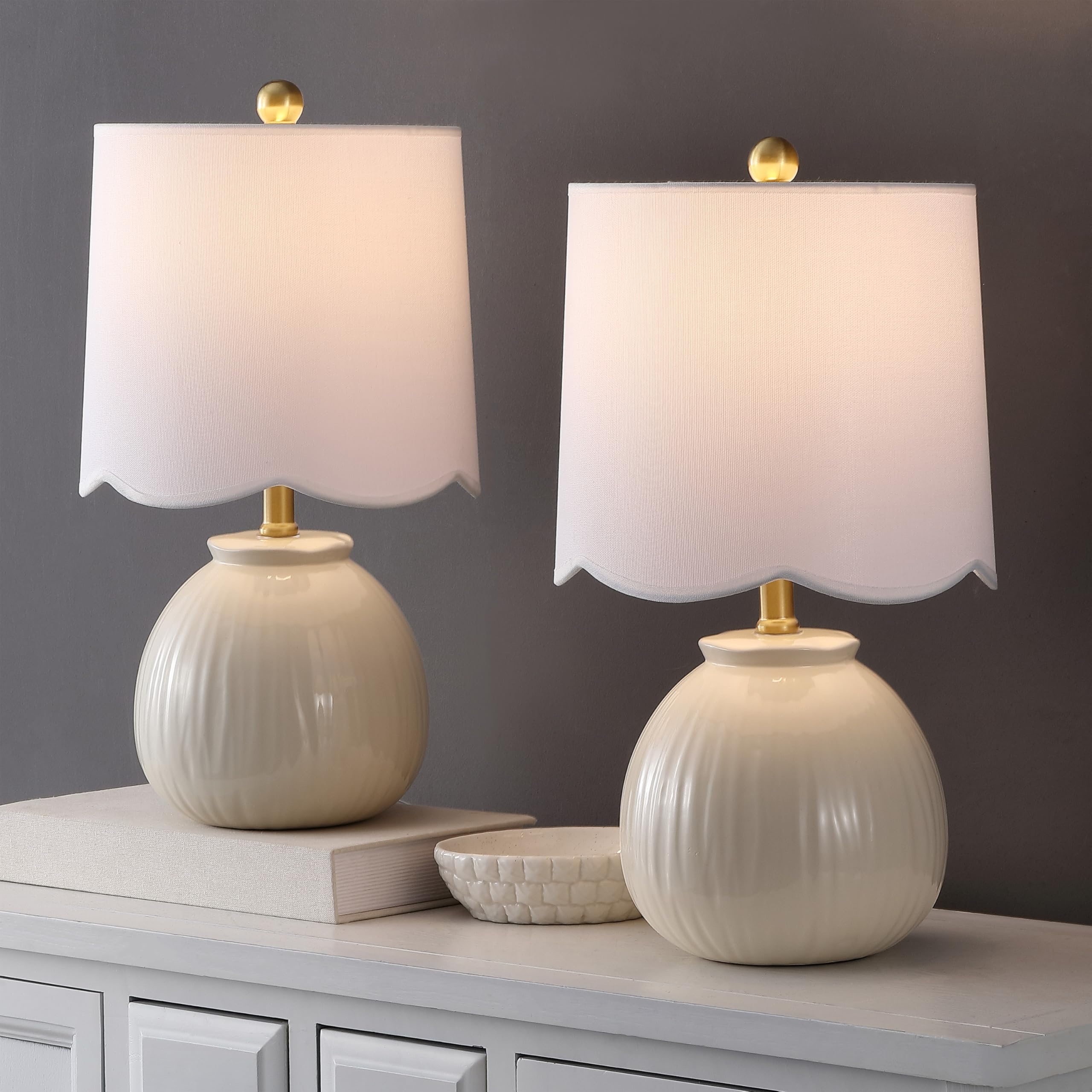 SAFAVIEH Lighting Collection - Devi White Ceramic Table Lamp Set