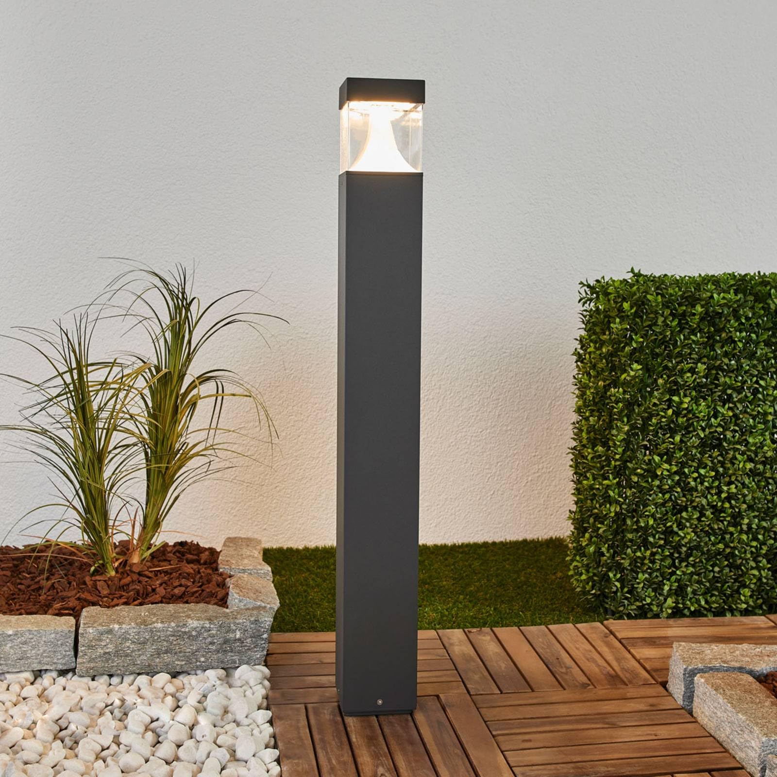 Lucande LED Außenleuchte Egon (spritzwassergeschützt (Modern) in Schwarz aus Aluminium (1 flammig,) - Wegeleuchte Pollerleuchte Wegelampe Sockelleuchte
