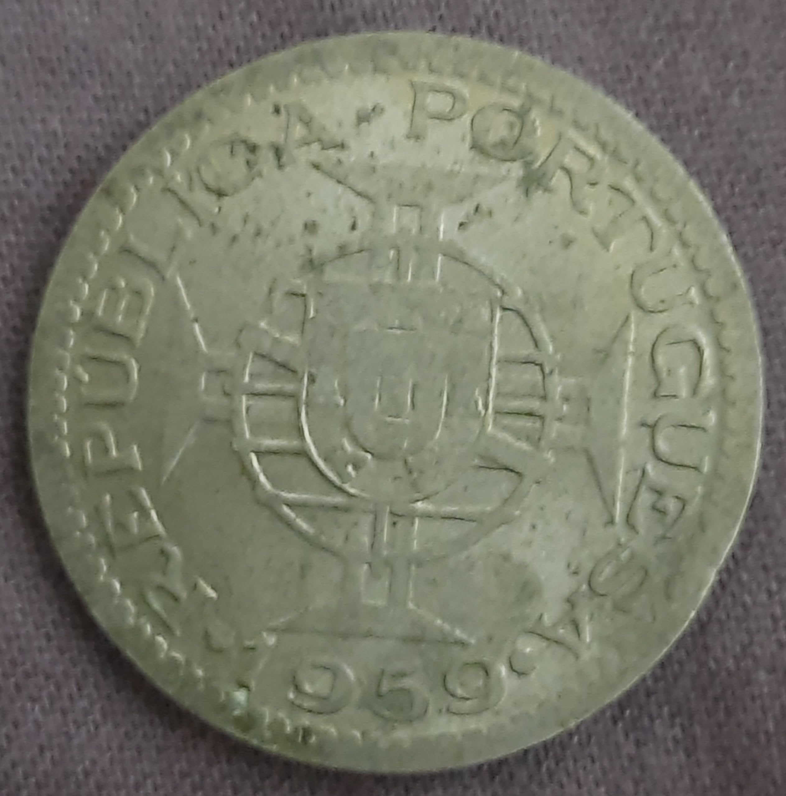Portuguese Goa Pre Independence collectable Coin of 1 Escudo
