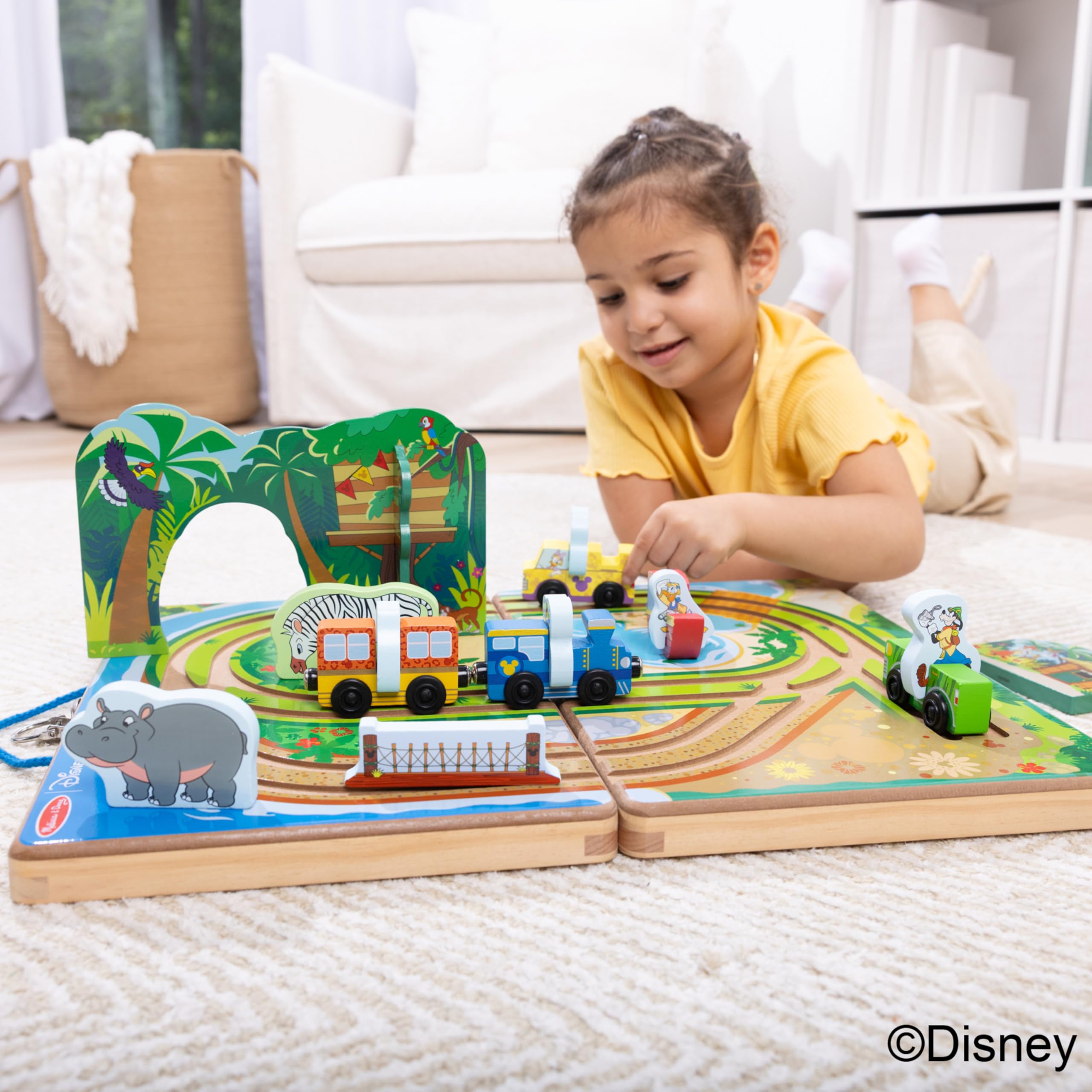 Melissa & Doug Disney Take-Along Safari Adventure - Set da gioco in legno con binari integrati, 20 pezzi, Topolino, Minnie, giocattolo in legno per bambini e bambine dai 3 anni in su, certificato FSC