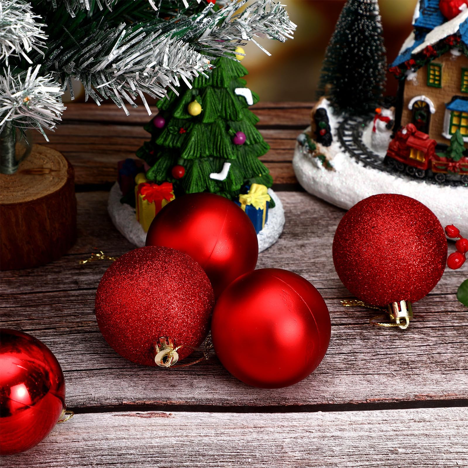 Housoutil 24 Pcs Weihnachtskugeln mit Glänzendem Plattierungsdesign Rote aus Kunststoff als Christbaum Anhänger für Weihnachtsbaum und Festliche Dekoration im Zuhause und Büro