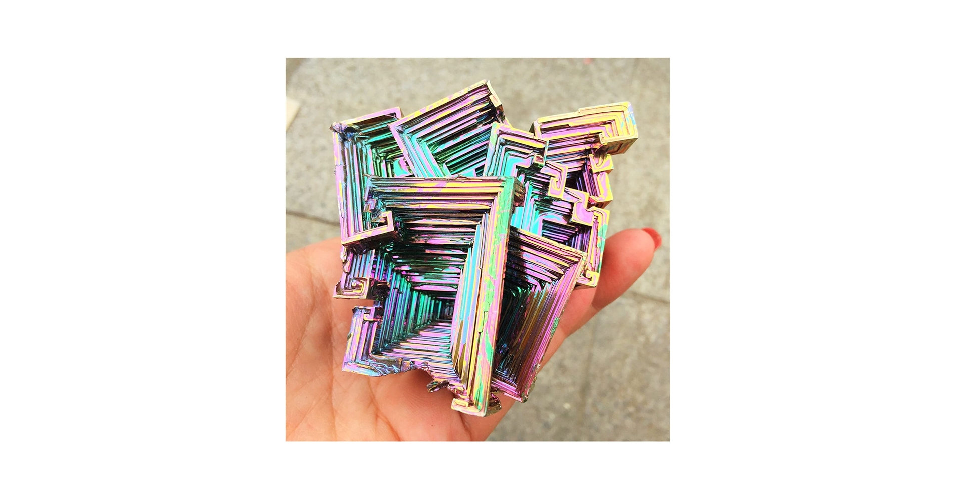 Amazon.co.jp: 美しい鉱物標本 ビスマス結晶 玉虫色の鉱物 800