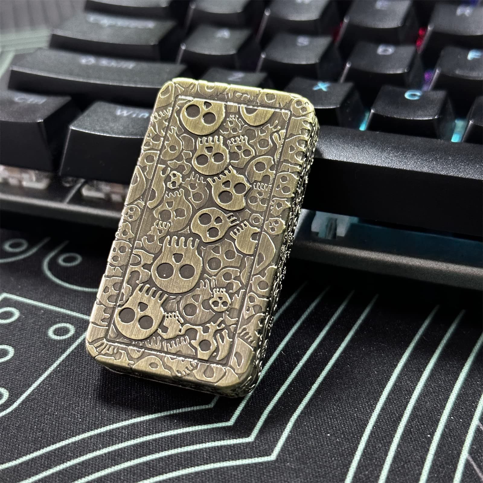「正規品」ZD ドクロプッシュカード　PEEK製　EDC　フィジェットトイ Amazon.co.jp: クリエイティブスカルパターンFidget Toys金属EDCフィ