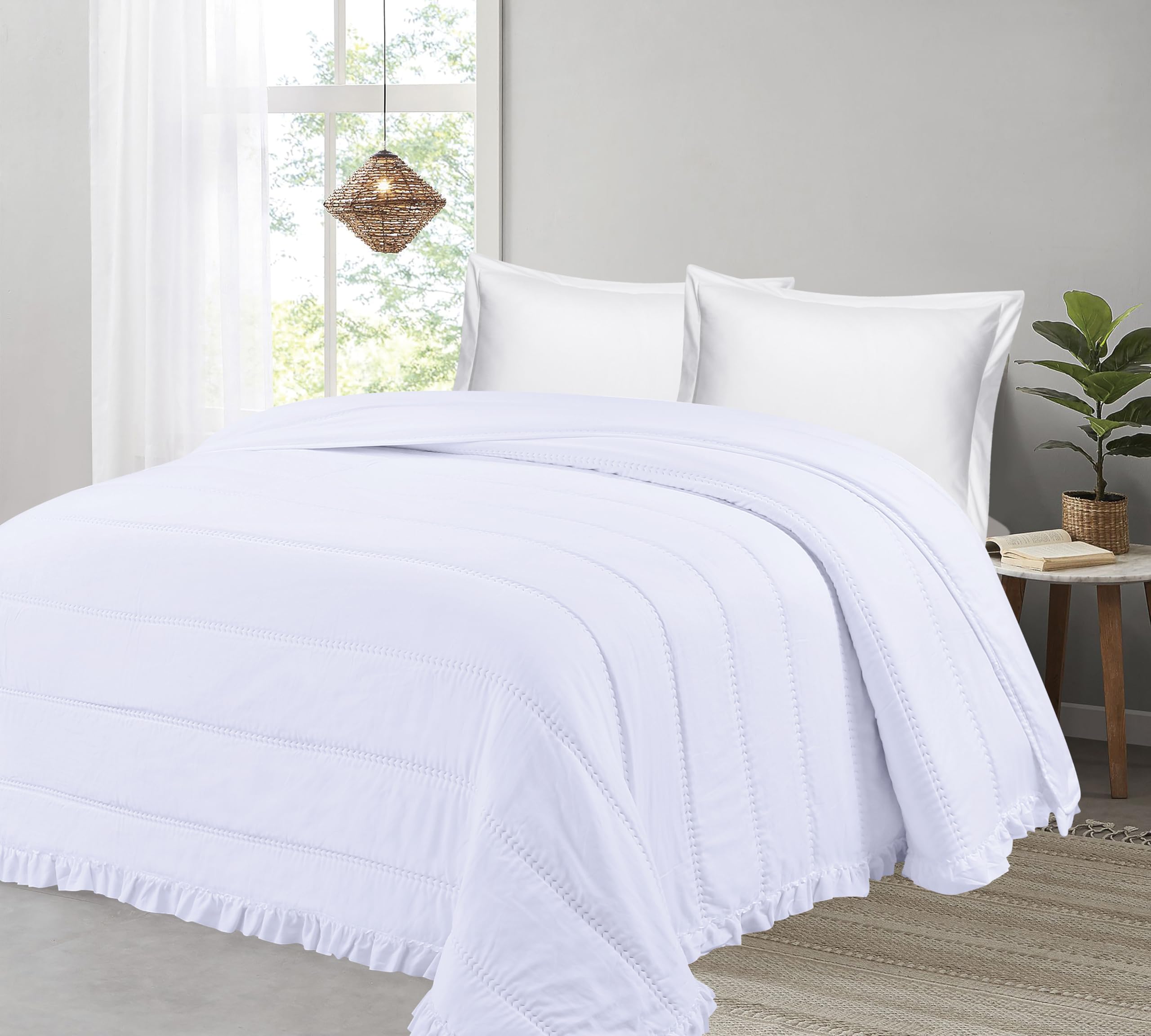 Liniva Home - Washed Thermosealed Bouti Quilt with Ruffle, Without Cushions, Lightweight for Summer and Transition, 100% Microfibre, Extra Soft Touch – Elba Model (Elba – White, Bed 180 cm)