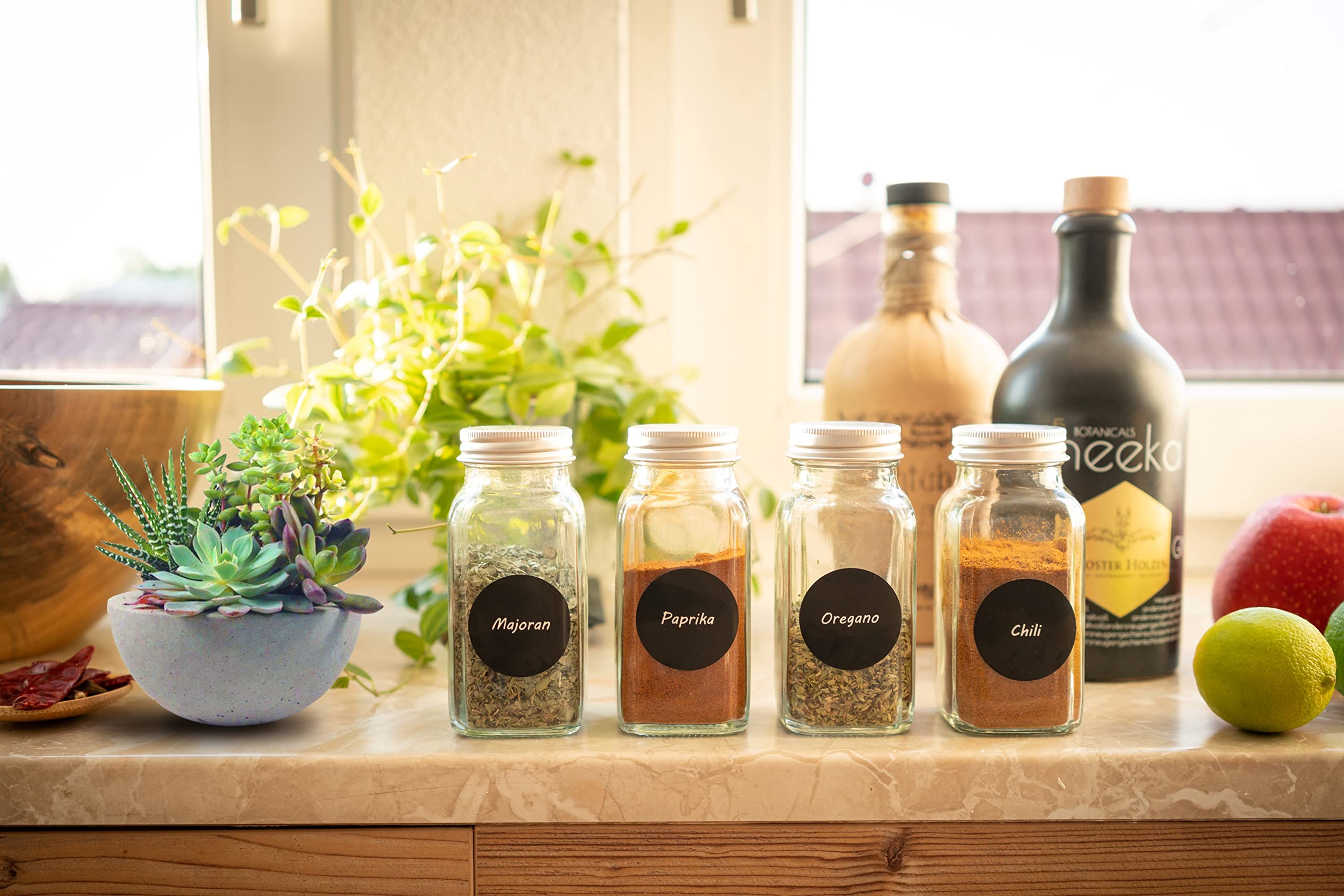 4 spice jars for easy storage of spices, thanks to the extra large 170 ml capacity ideal for refills - Image 4