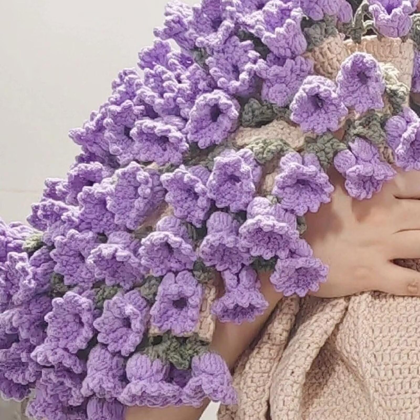 Couverture bouquet de fleurs en crochet pour remplacer les plaids ternes