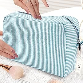 GFU Makeup Bag for Women, Cute Cosmetic Bag, Lightweight Toiletry Make up Bag, Large Seersucker Aesthetic Organizer Storage Pouch for Girls, Women and Moms Gifts, Lightblue