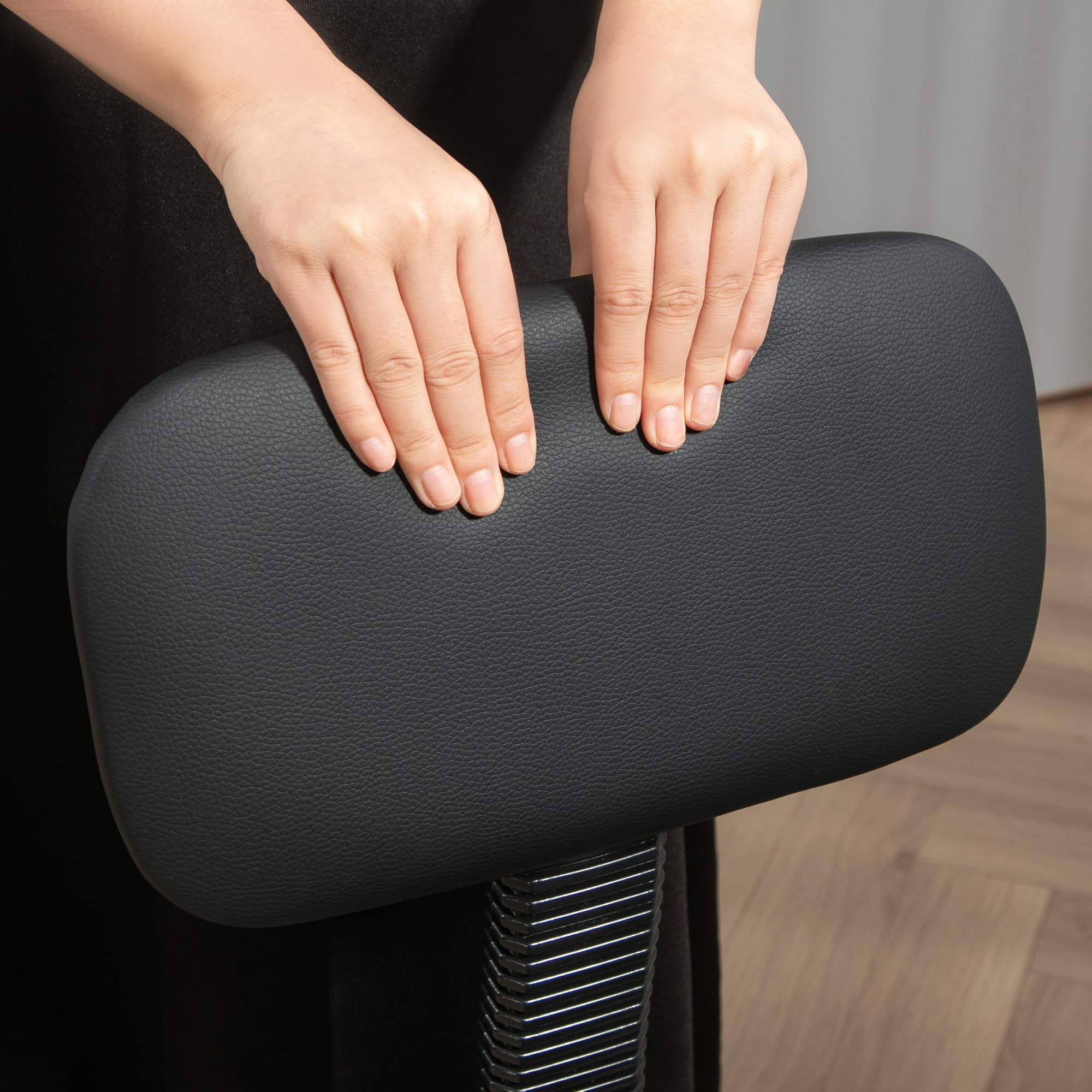 HOMCOM Taburete Giratorio, Taburete con Ruedas y Respaldo, Reposapiés, Altura Ajustable, Tapizado en Cuero Sintético, para Oficina, Dormitorio, Negro