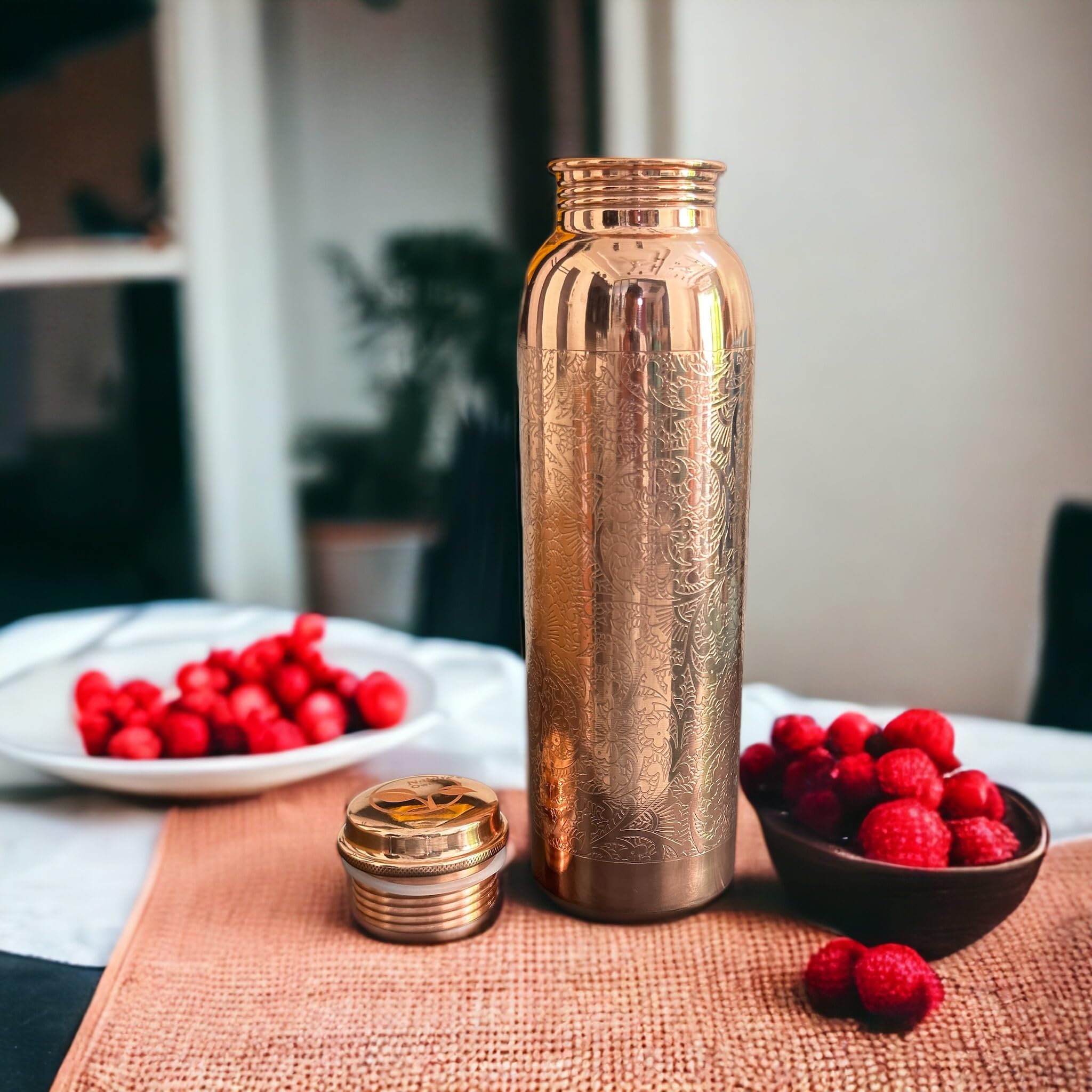 Nature's OwnCopper Water Bottles 1000ml – 34 Oz – An Ayurvedic Pure Copper Water Bottle For Drinking – Leak Proof – Gym Bottle - Office Bottle - Jointless Water Bottle – Travel Water Bottle Engraved