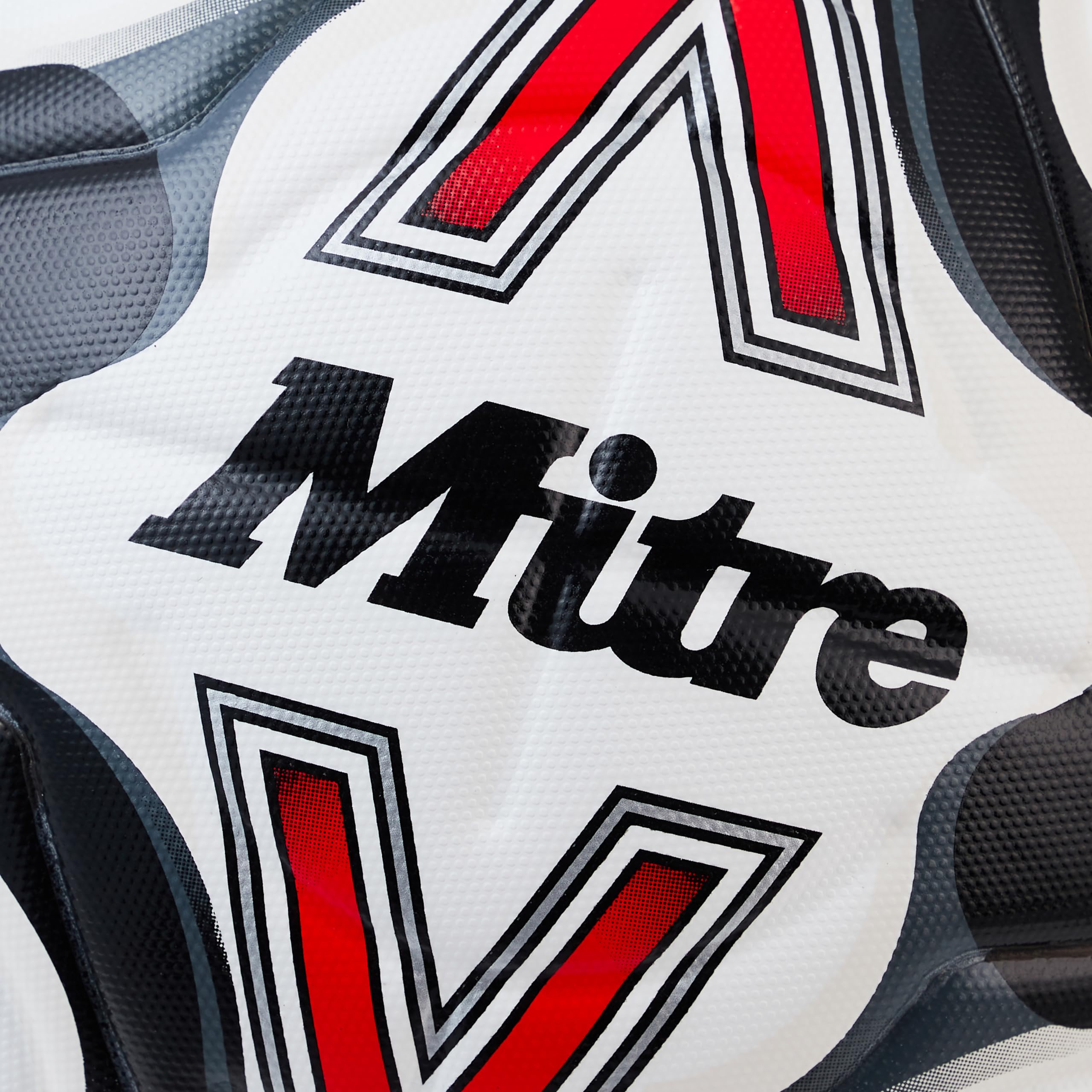 Mitre Delta Pallone da Calcio | Alta Durata | Precisione e Coerenza Migliorate