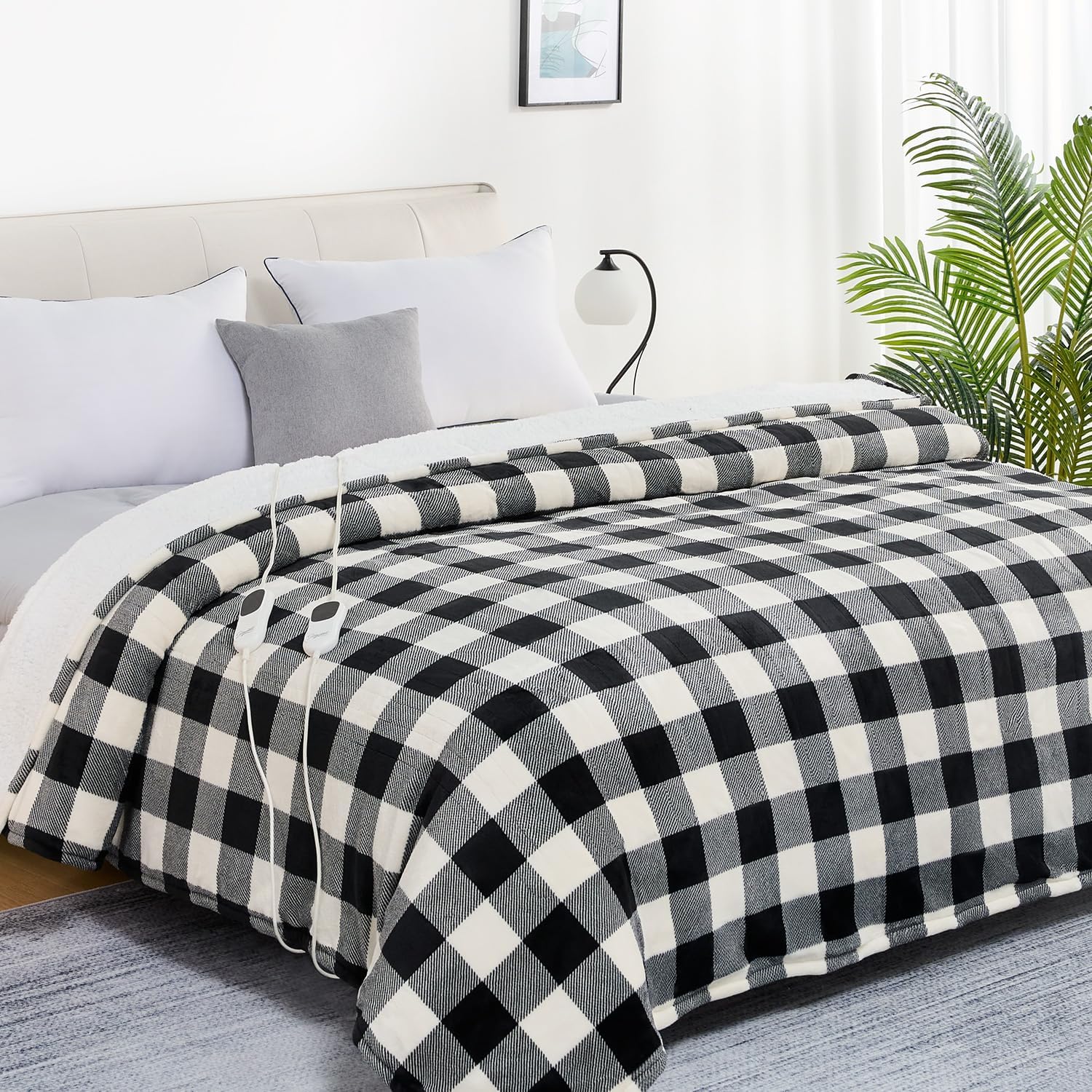 Homemate Electric Blanket Heated Queen Size - 84“x90“ Ultra Soft Cozy Flannel Heating Blanket with 10 Fast Heat Levels 8 Hours Auto Off Over-Heated Protection ETL Certification Keep Warm in Home Black-white 84"x90"Inch