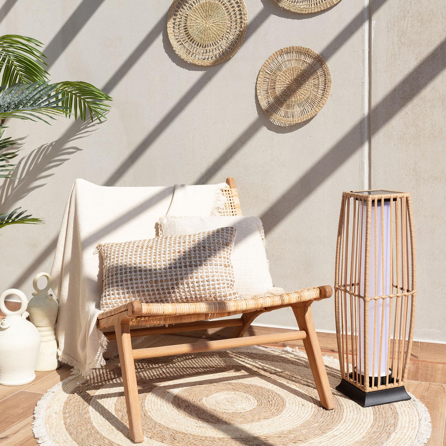 LEDKIA LIGHTING - Lampadaire LED Extérieur Solaire Arley | Éclairage 1W à Faible Consommation | IP44 Résistant aux Intempéries | Durée de Vie 40,000h | Rotin Synthétique, Naturel, Polyéthylène