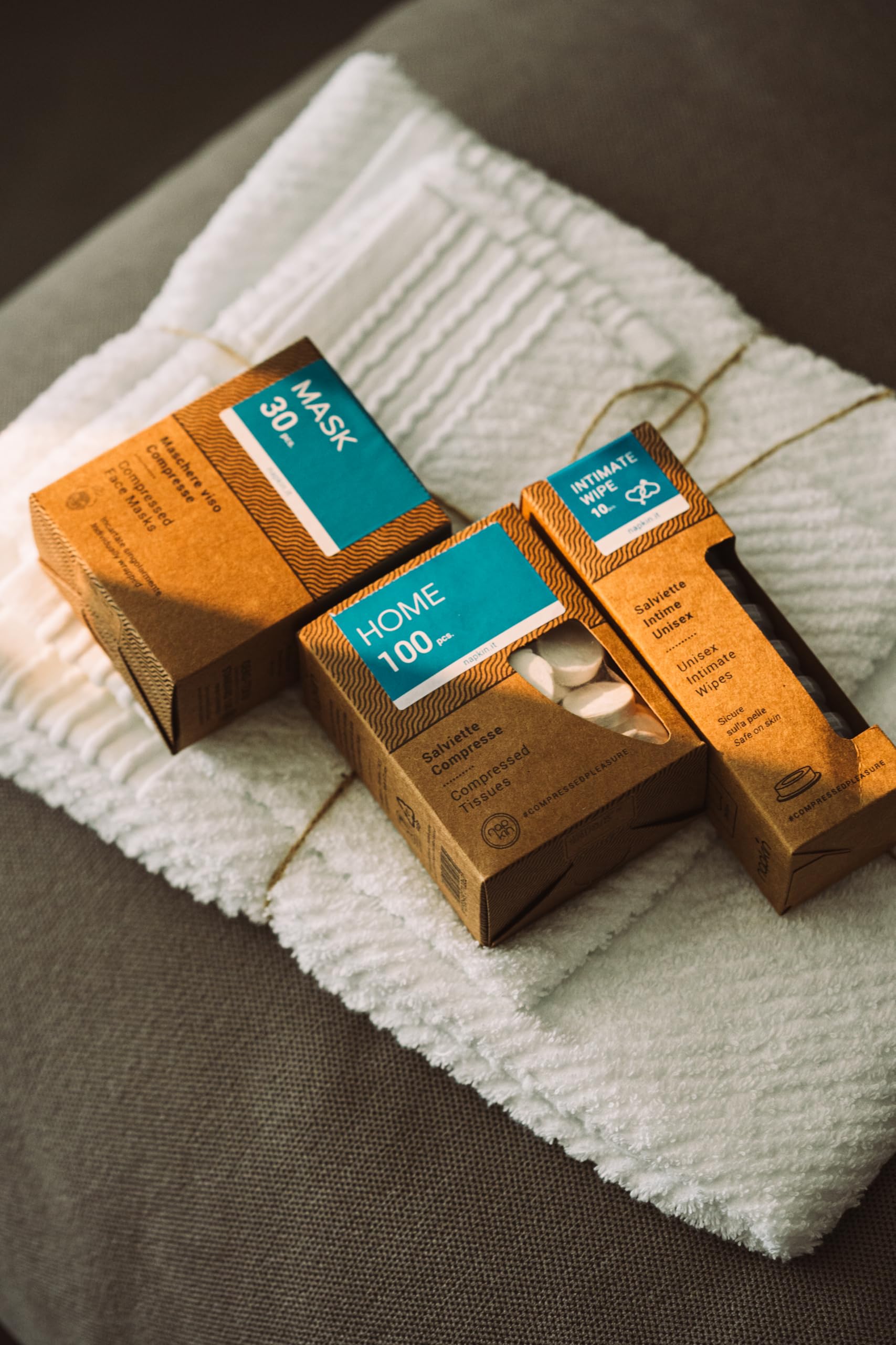 NAPKIN HOME 100 Mini Salviette Compresse Sfuse in 100% Viscosa purissima, Anallergiche e Biodegradabili - Conf. 100 pz