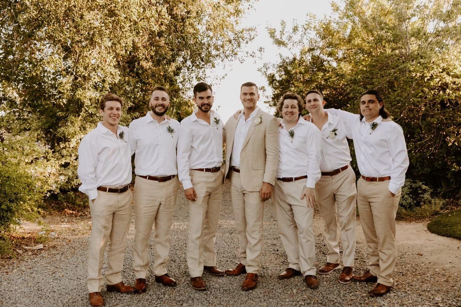 SHUZHXLZANGY Mens Slim Fit Linen Suits for Men 2 Piece Summer Beach Wedding Mens Suit Business Casual