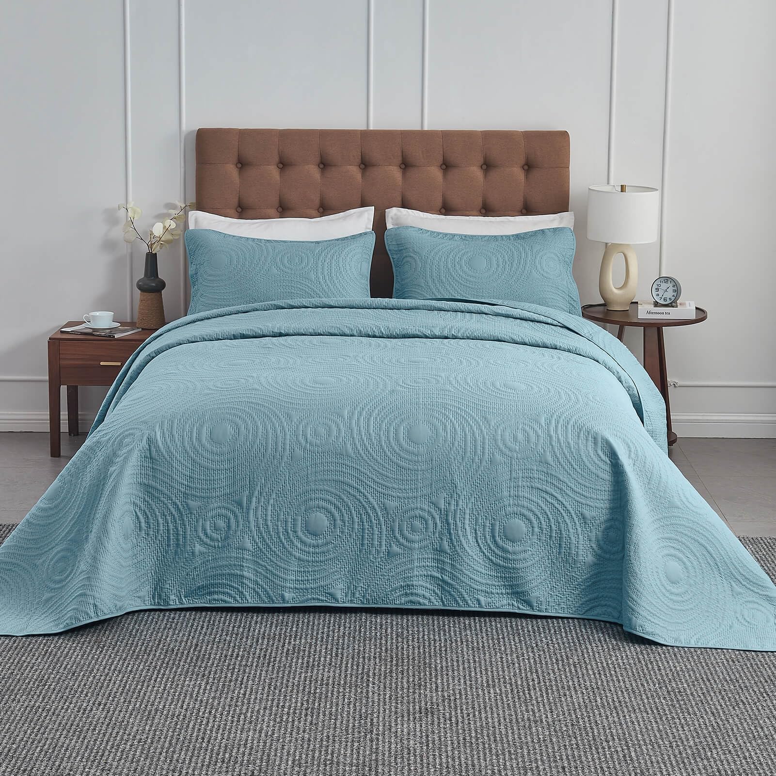 HOMBYS Oversized King Bedspreads 128x120, 3 Pieces Medallion Pattern Quilt Set