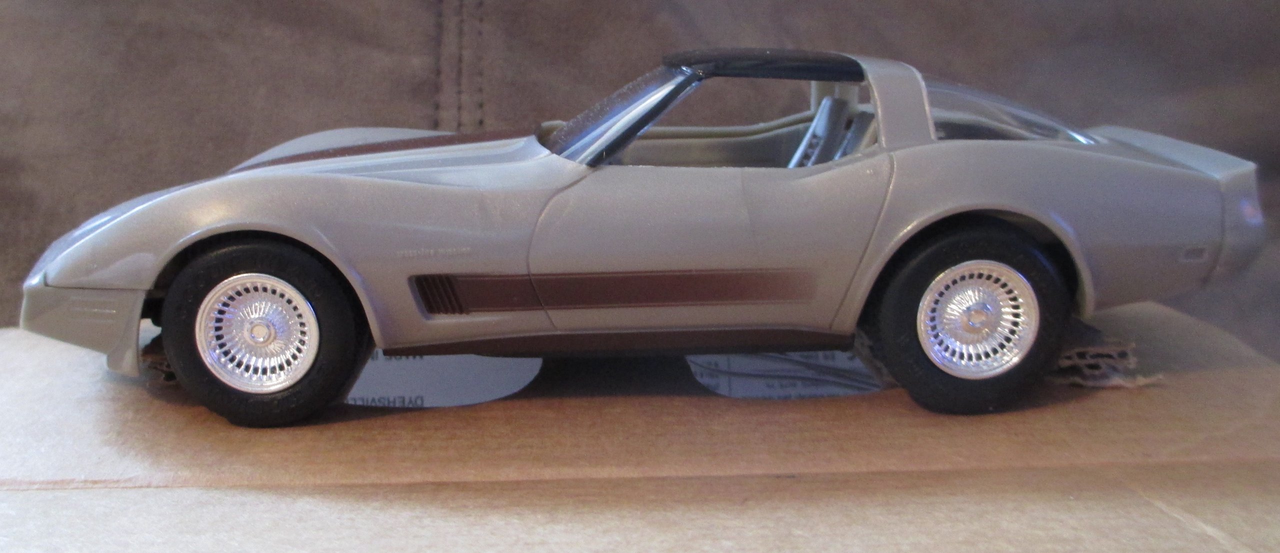 AUTO art 1982 Corvette コレクターエディション 1:18 AUTO ART 1982 CHEVROLET CORVETTE 1/18 DIECAST | eBay