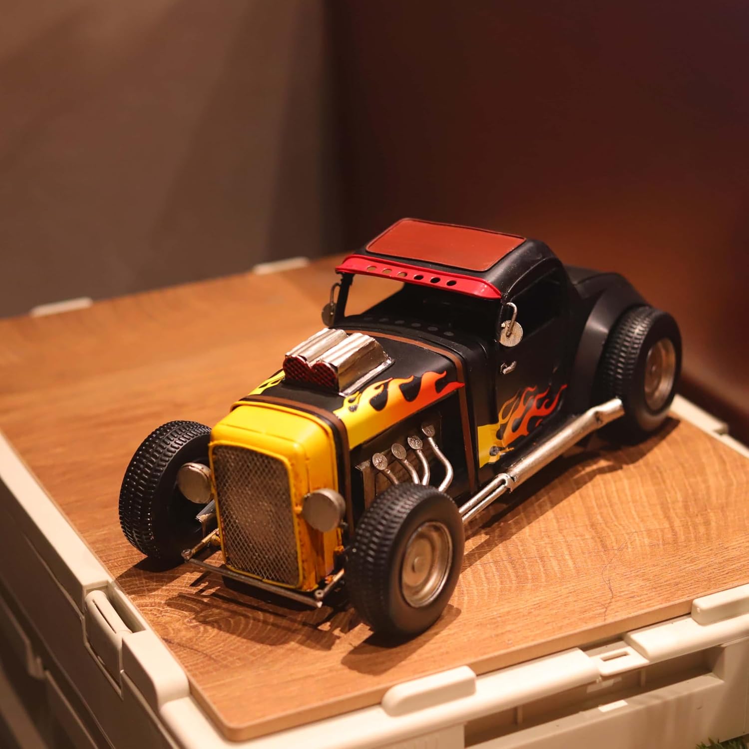GENUINQ Vintage Hot Rod Metal Car Model Retro Classic Car Decor, Handmade Collectible Vehicle Figurine with Flame Design for Home, Office, Man Cave Decor & Gift