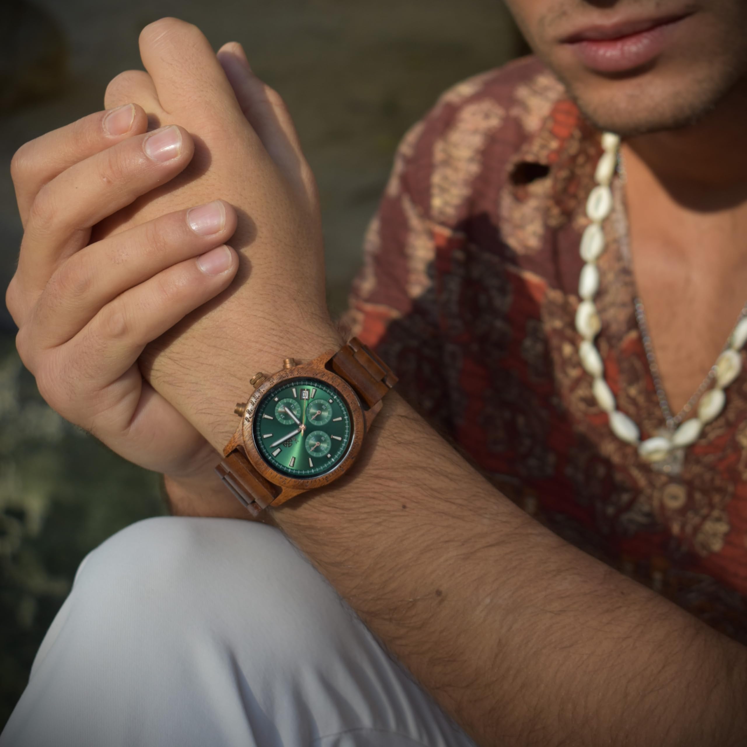 Orologi in Legno per Uomo, Orologio di Legno, Regali, Orologio Cronografo, Analogico, Calendario. Nuovo Bergen 42mm, Legno Naturale al 100% con Movimento al Quarzo Giapponese