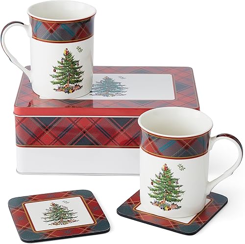 Spode Juego de tazas y posavasos de 5 piezas con diseño de árbol de Navidad con caja de regalo de lata, juego de regalo festivo para café y té,
