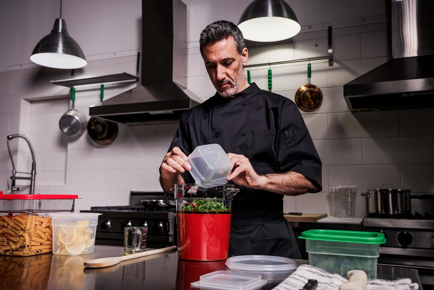 Cambro Food Storage Container with Lid (2 Pack) - Round Series - 4 QT (Quart) - Commercial Grade for Food Prep (Clear) - Image 2