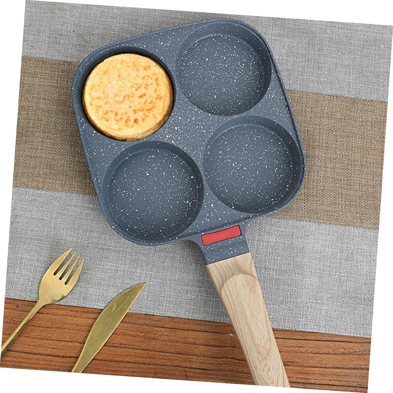 MAGICLULU Padella per Uova a 4 Fori Coperchio, in Lega di Alluminio, Fondo Sagomato, Antiaderente per Colazione e Hamburger in Cucina di Casa