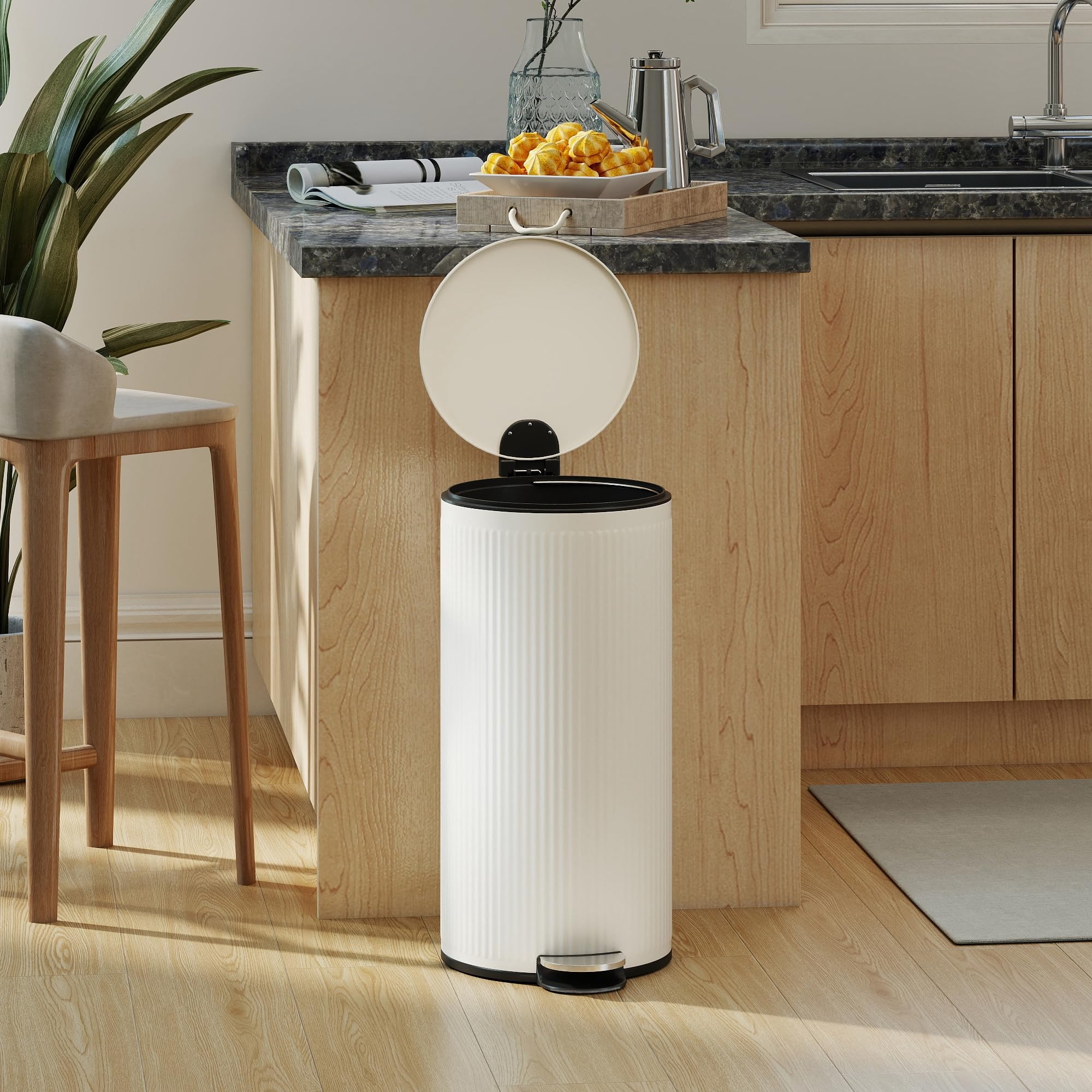 HOMCOM Mülleimer 30 L Treteimer mit Pedal, Cremeweiß, 36 x 30 x 60,5 cm | Softclose-Deckel, Abfallsammler, Abnehmbarer Inneneimer, Abfalleimer, Metall