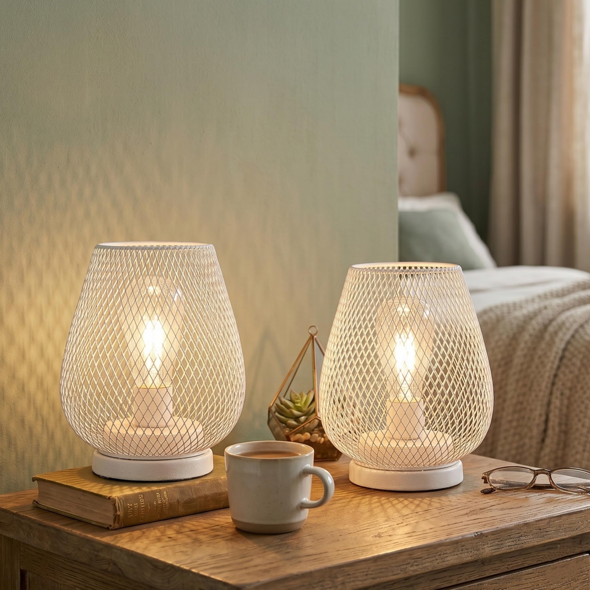 JHY DESIGN Set of 2 Metal Cage Table Lamp Battery Powered LED Lanterns Cordless Accent Light with Great for Weddings Parties Patio Events for Indoors Outdoors(White)