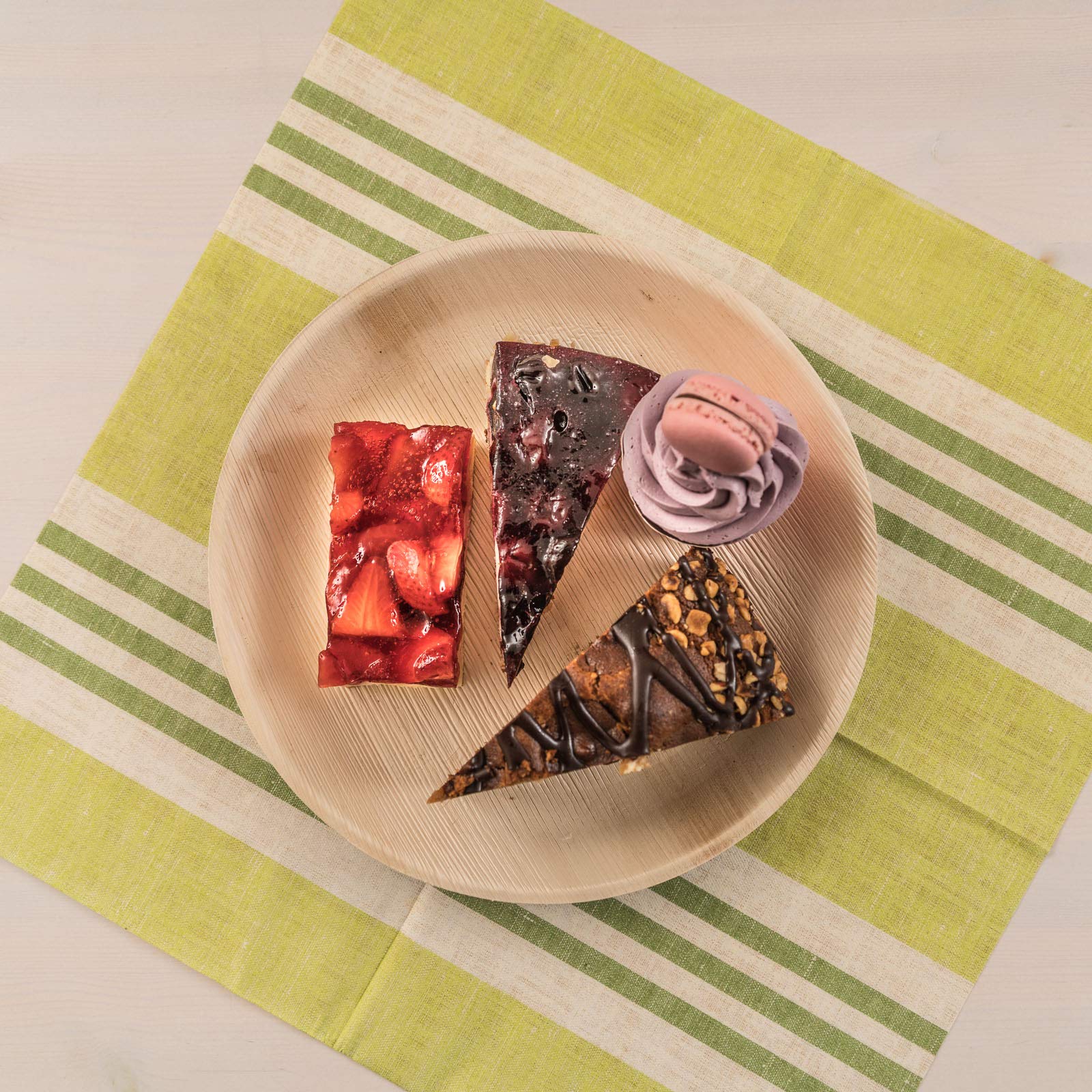 Platos Desechables Redondos de Hoja de Palma Orgánicos - Conjunto de 25 pz. Ø 15 cm y 25 pz. Ø 25 cm