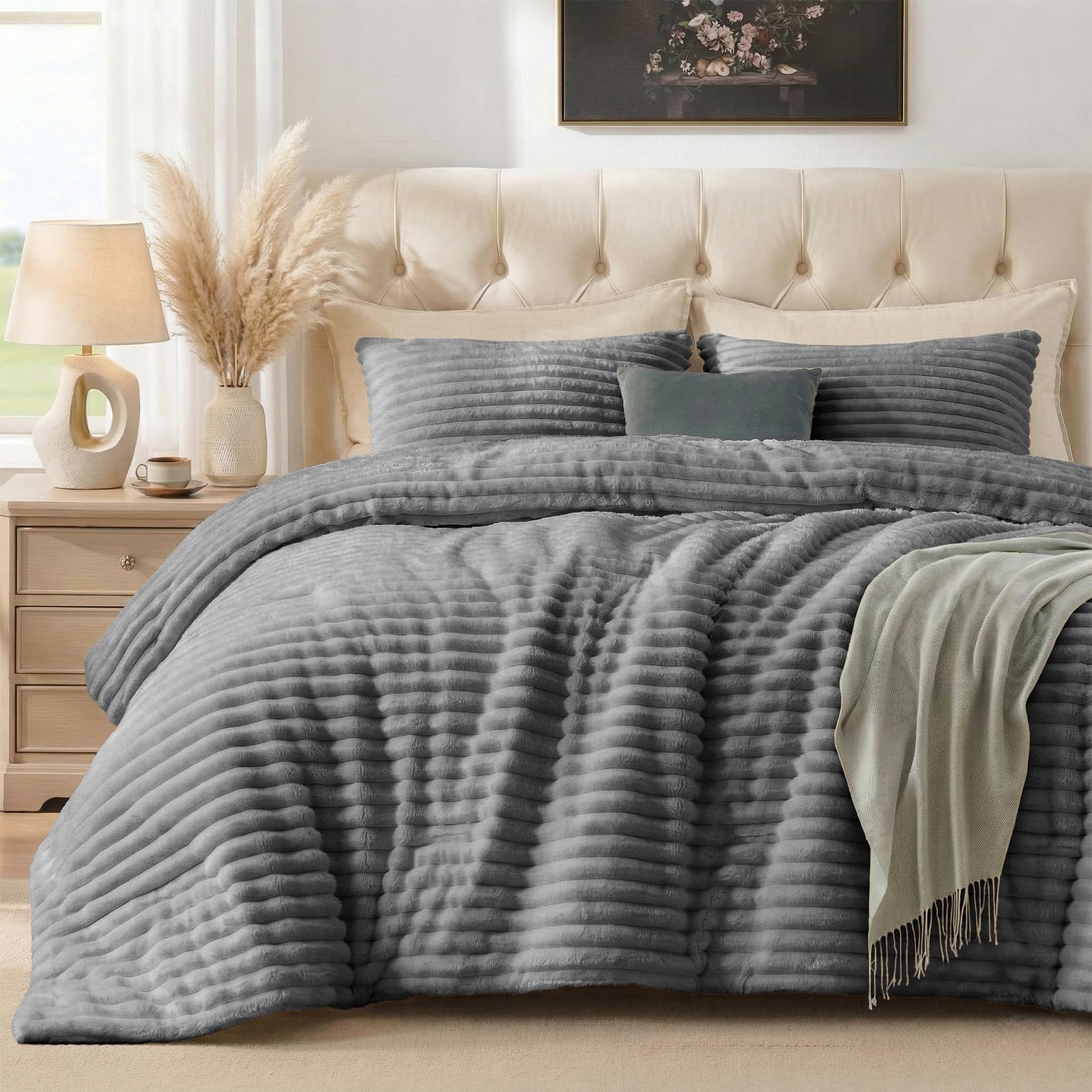 Photo 1 of Quataly Marshmallow Queen Fleece Comforter Set Grey Faux Fur Fluffy Comforter Set Luxury Bedding Set Soft Plush Fuzzy Warm Bed Set All Season 3 Pieces (1 Shaggy Comforter, 2 Pillowcases)