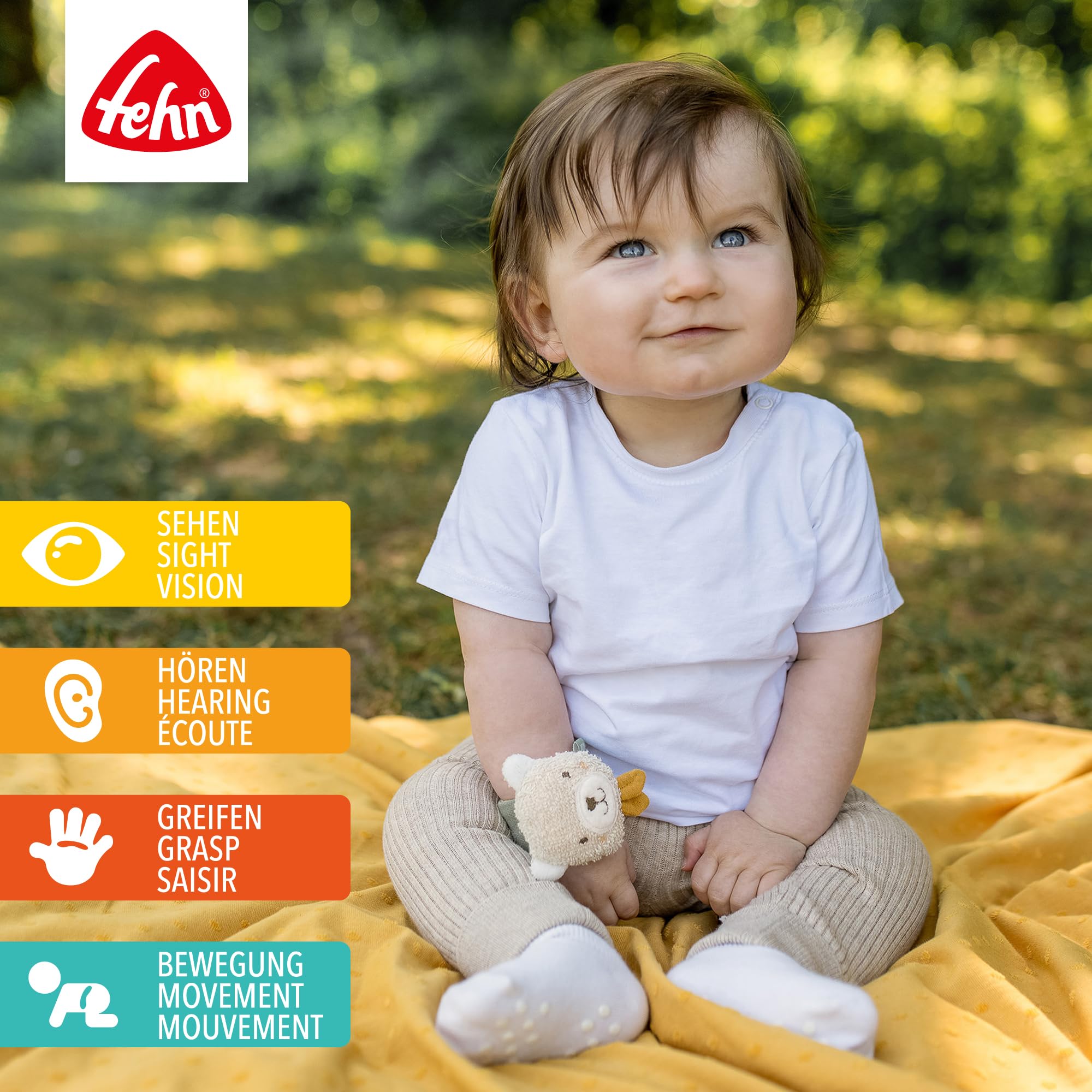 Fehn Rasselarmband Baby Spielzeug Bär – Motorikspielzeug Greifling zum Rasseln, Fühlen – Kuscheltier Babyspielzeug aus Baumwolle – Spielzeug für Babys und Kleinkinder ab 0+ Monaten