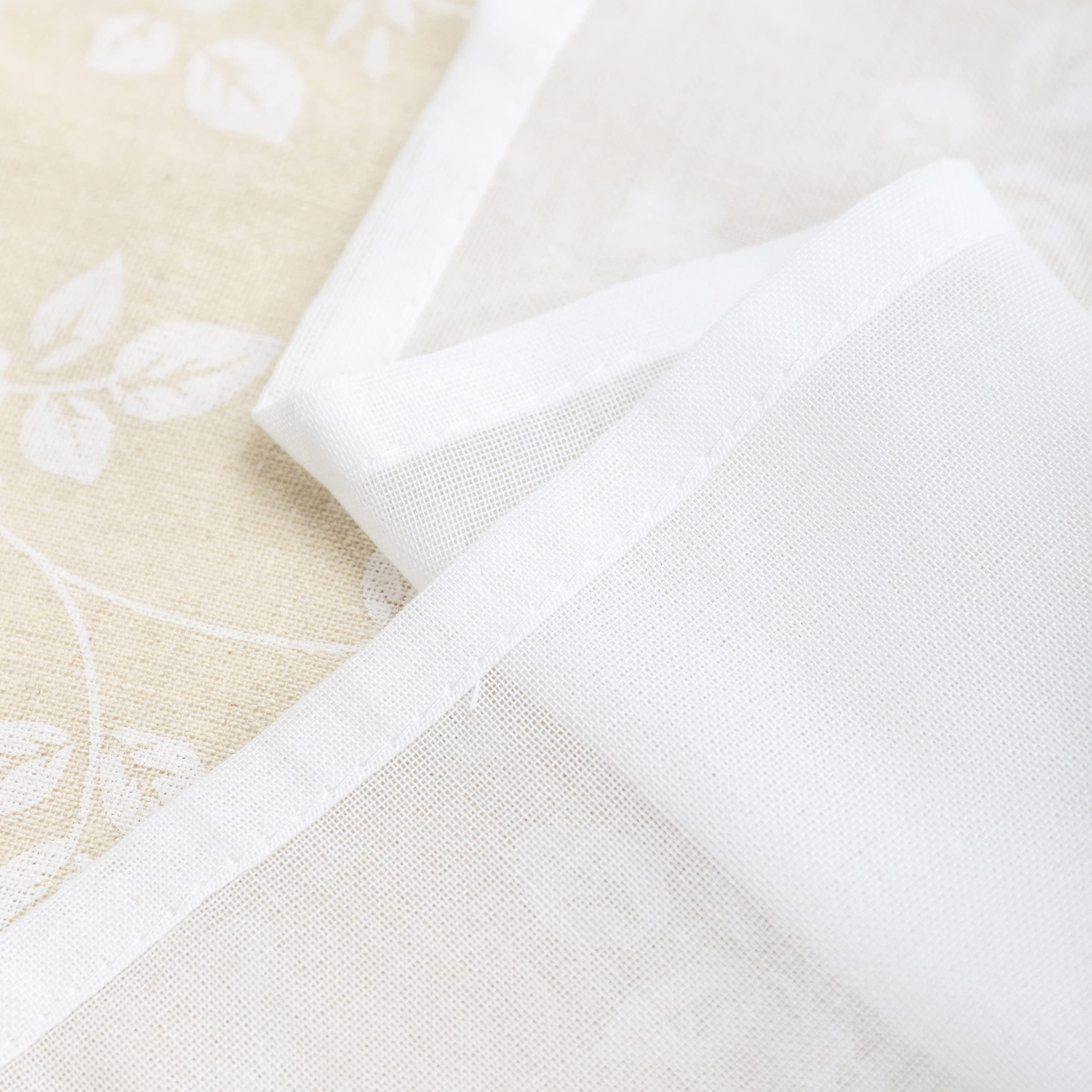Paire de rideaux blancs semi-transparents avec ourlet supérieur beige imprimé rose, style shabby chic, pour salon, chambre à coucher, balcon, 2 panneaux avec œillets (beige, 140 x 280 cm)