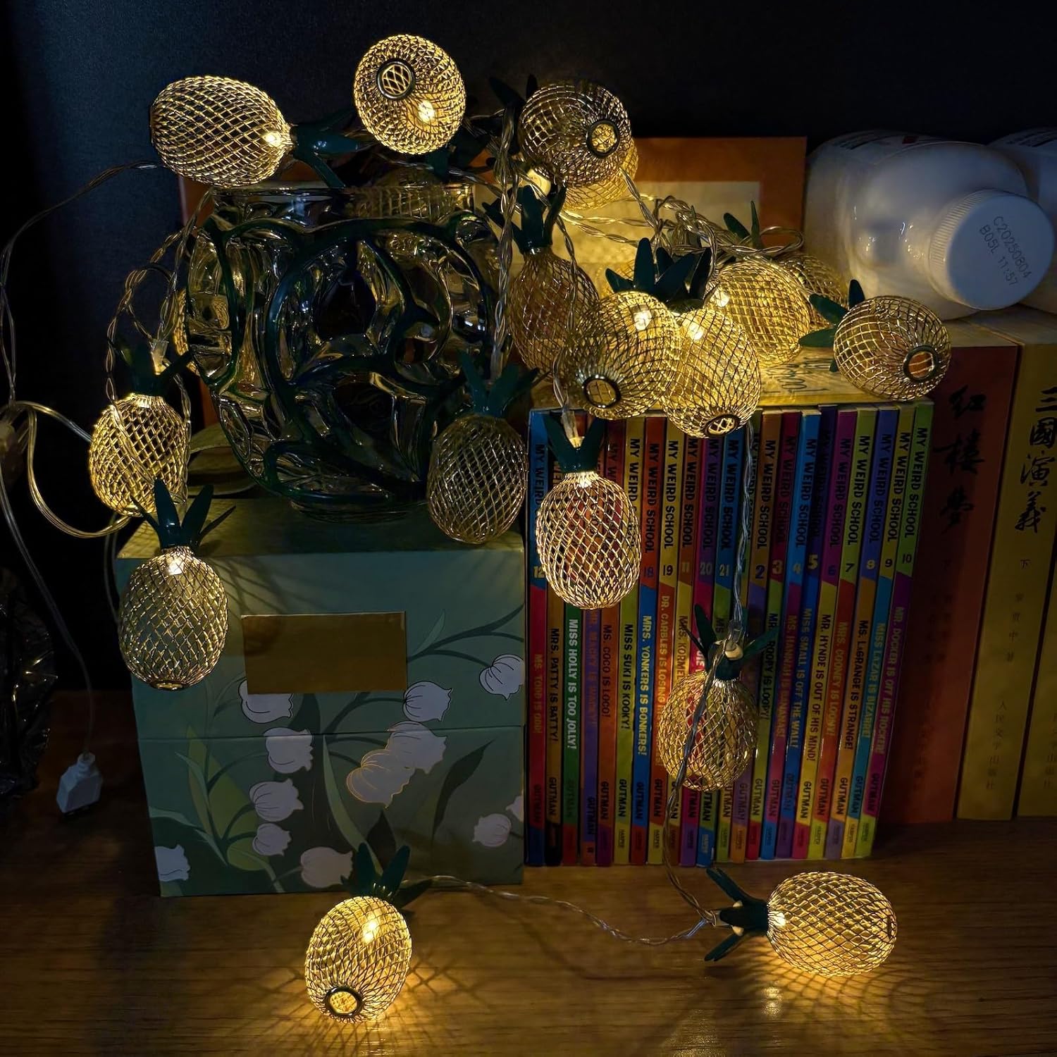 Metal Pineapple Decor String Lights, 10 Ft 20 LEDs Fruit Night Lights USB Or Battery Powered for Summer Home Party Supplies Thanksgiving Christmas Decoration (Pineapple)