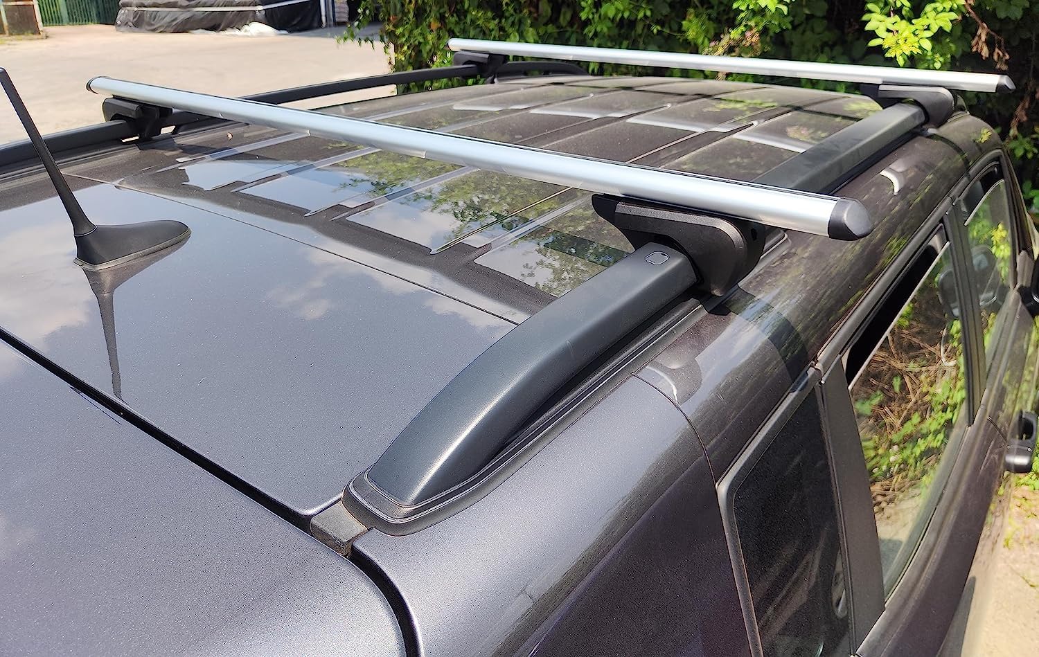 Susy Shop BARRE PORTAPACCHI PORTATUTTO UNIVERSALI AUTO CON SERRATURA ANTIFURTO 120CM LS42