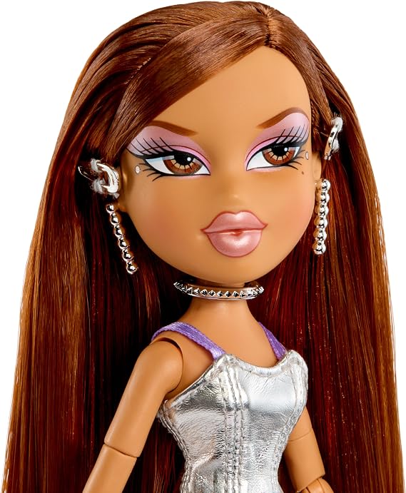 Bratz Charmz Yasmin Fashion Doll with Collectible Charm Bracelet