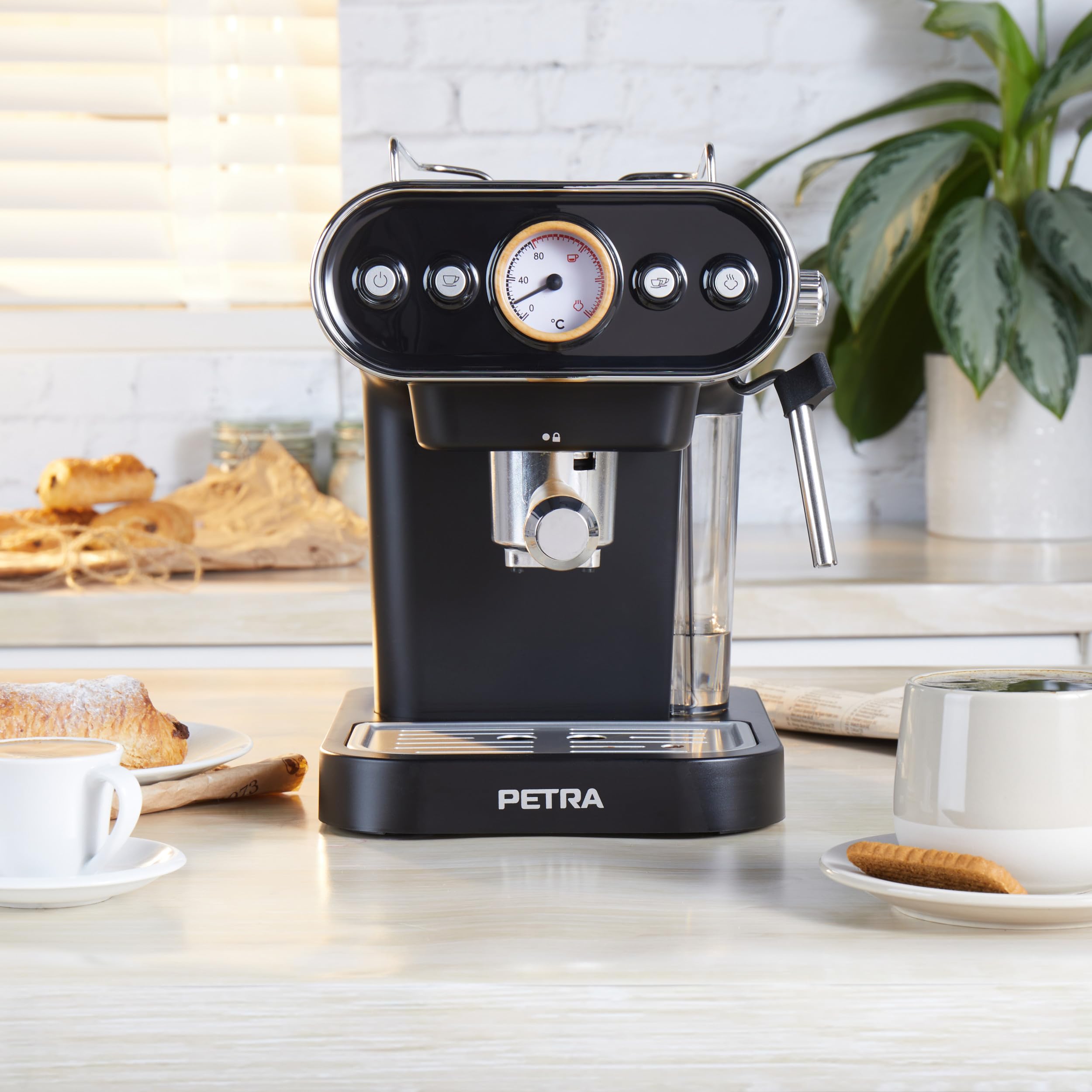 Petra PT5108VDEEU7 Cafetera espresso electrica de estilo retro, compatible con cápsulas de 30/54 mm y café molido, vaporizador de leche ajustable, bomba de presión italiana de 19 bar, sin BPA, 1050 W