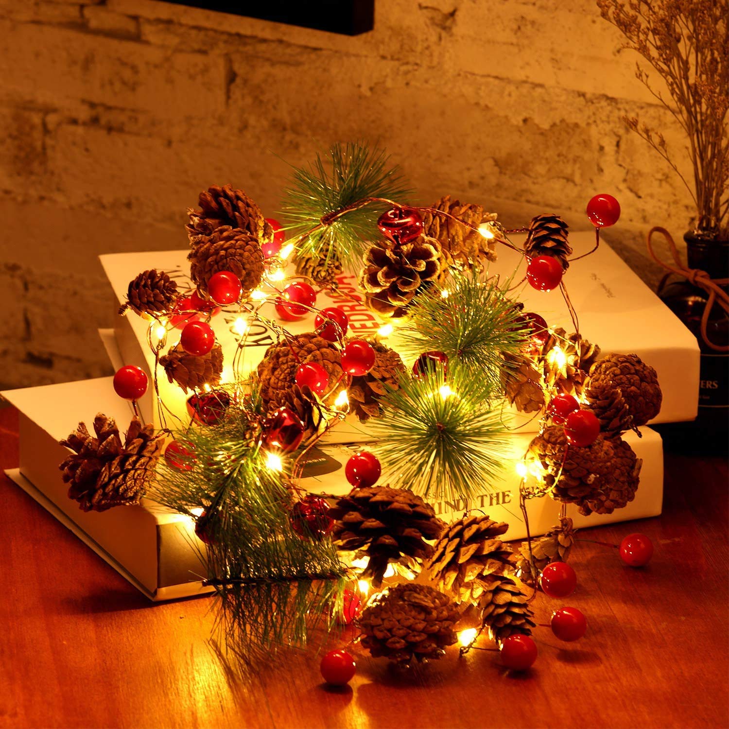 Xndryan Christmas Pine Cone String Lights, 10FT Christmas Garland Lights with Pine Cones Red Berries Bells, 30 LED Battery Operated Fairy Lights for Mantle Fireplace Door Home Decor