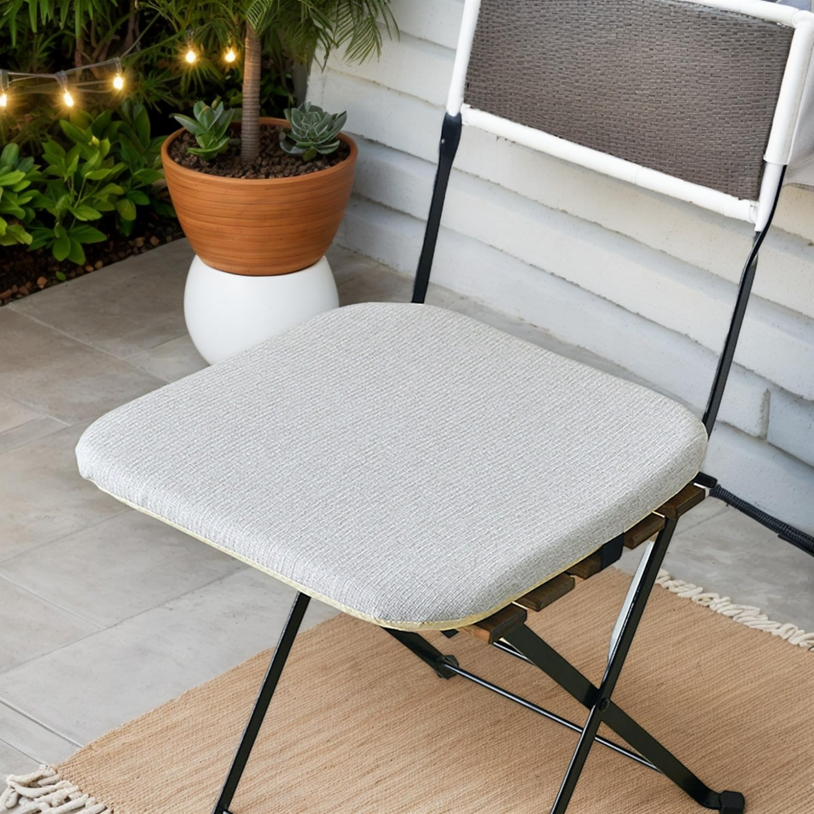 Coussin de chaise épaissi pour soulager les assises dures de salle à manger