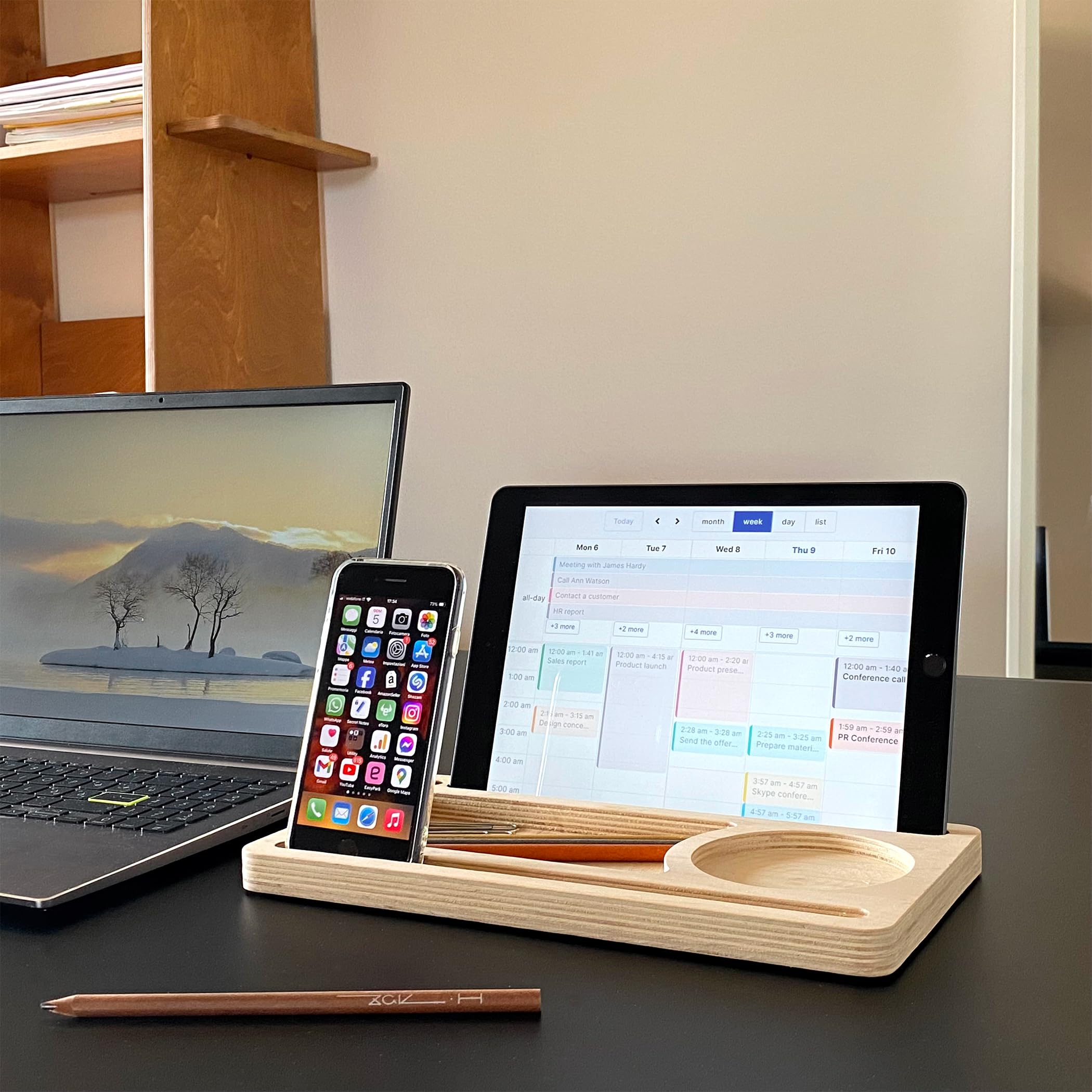 Riarchi PAD - Desk organizer, Portaoggetti Multifunzionale in Legno, Portapenne da Scrivania, Organizzatore Cancelleria, Pad - Phone, Tablet & Smartphone Stand, Arredo Ufficio (Natural Wood)