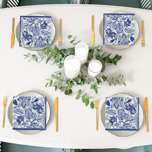 Miniatura 7 de AnyDesign Paquete de 80 servilletas de papel florales azules desechables con flores azules y blancas de 6.5 x 6.5 pulgadas, servilletas de mano