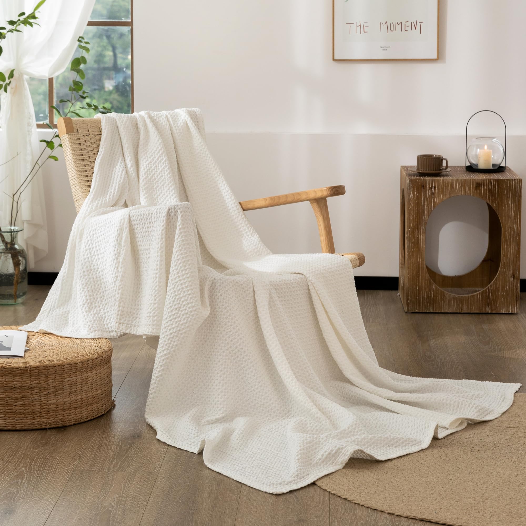 CHUFFED Coperta 100% cotone 150 x 200 cm, morbida e traspirante, motivo a nido d'ape, leggera, ideale come copridivano, copriletto, soffice e accogliente per il soggiorno, divano, bianco